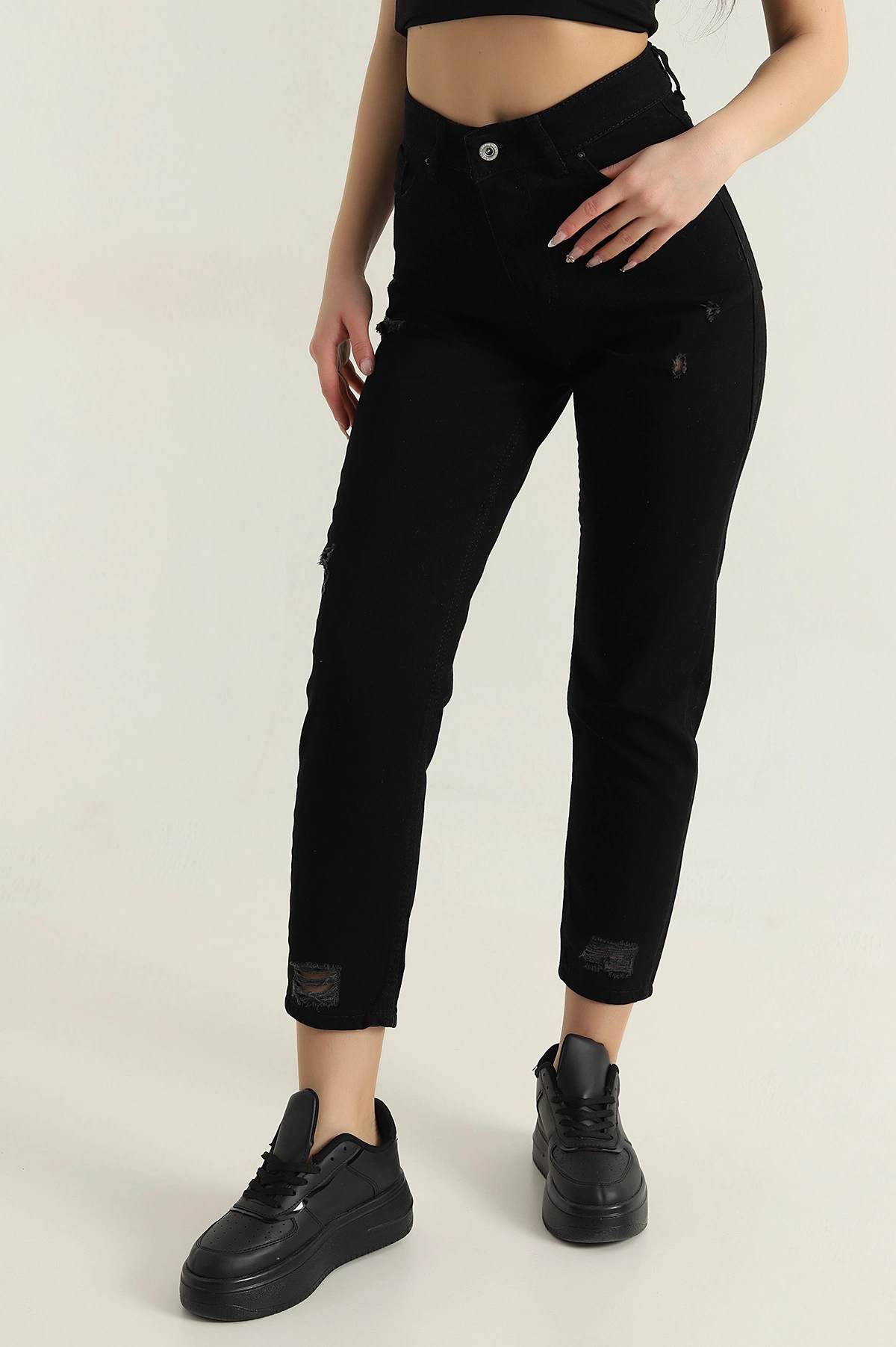 Siyah Lazer Kesim Mom Kadın Kot Pantolon 416180