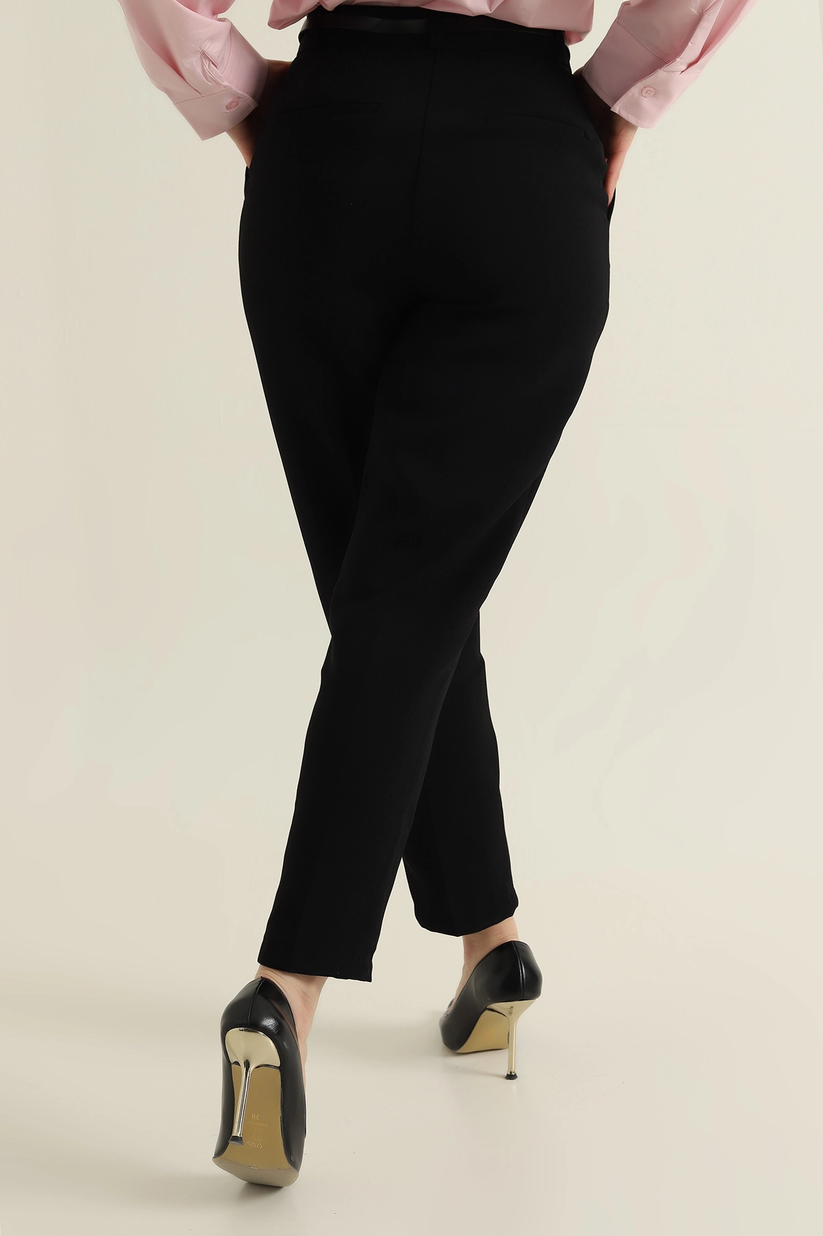 Siyah Linda Double Kemer Detaylı Kadın Pantolon 425657