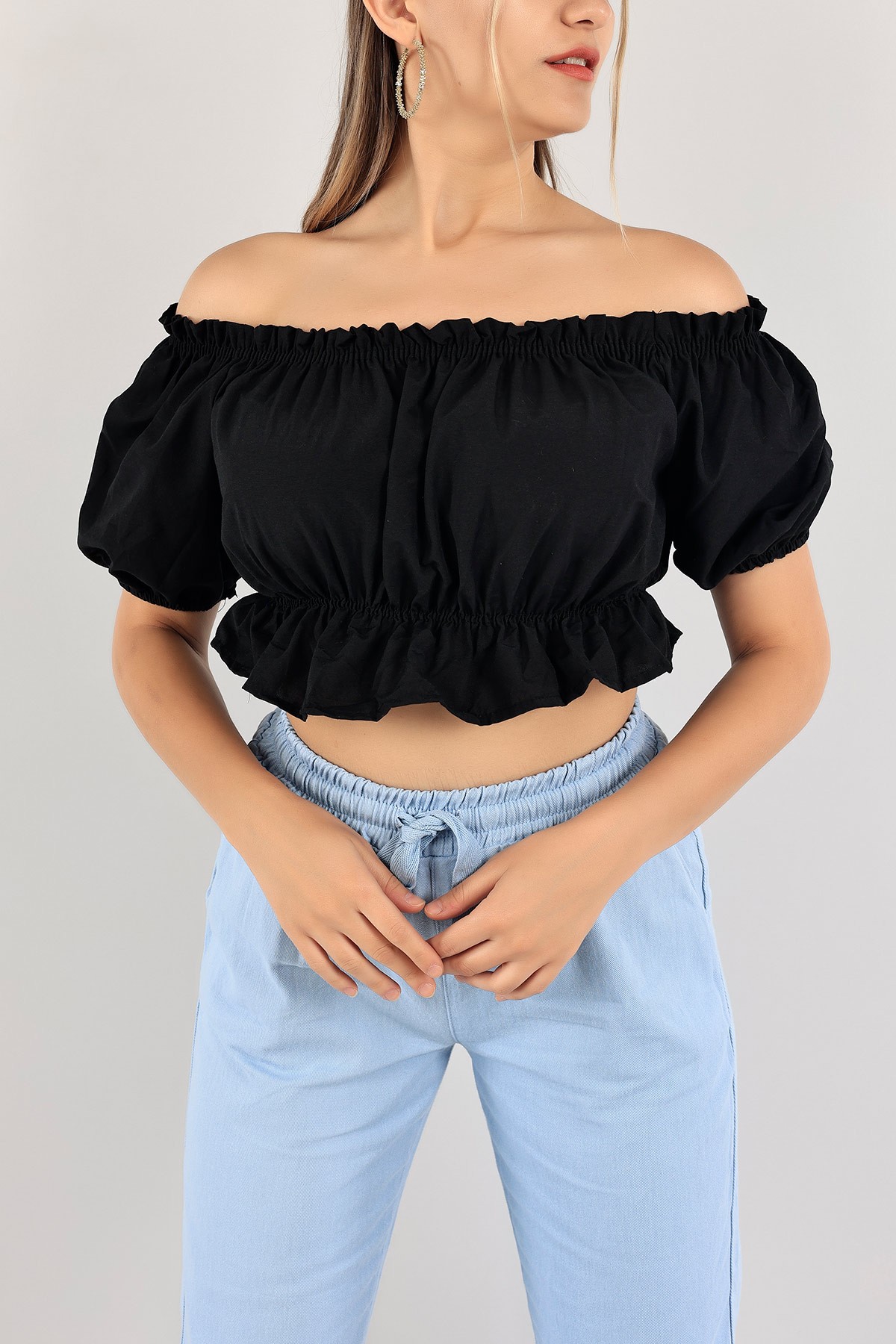 Siyah Madonna Yaka Dokuma Bluz 116338