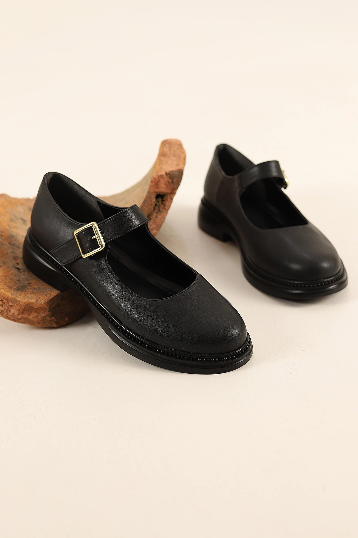 Siyah Mary Jane Kemer Detaylı Kadın Loafer Ayakkabı 339907