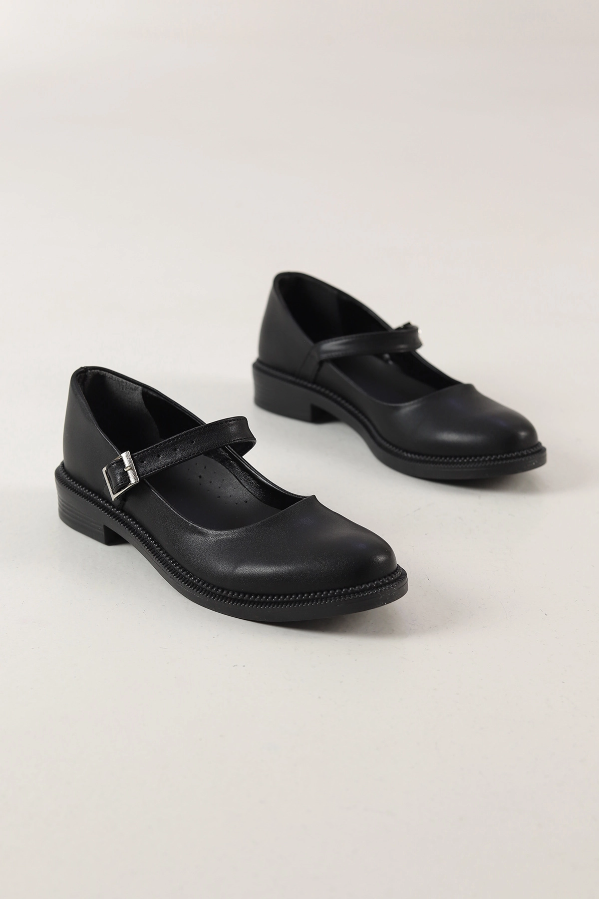 Siyah Mary Jane Kemer Detaylı Kadın Loafer Ayakkabı 445386