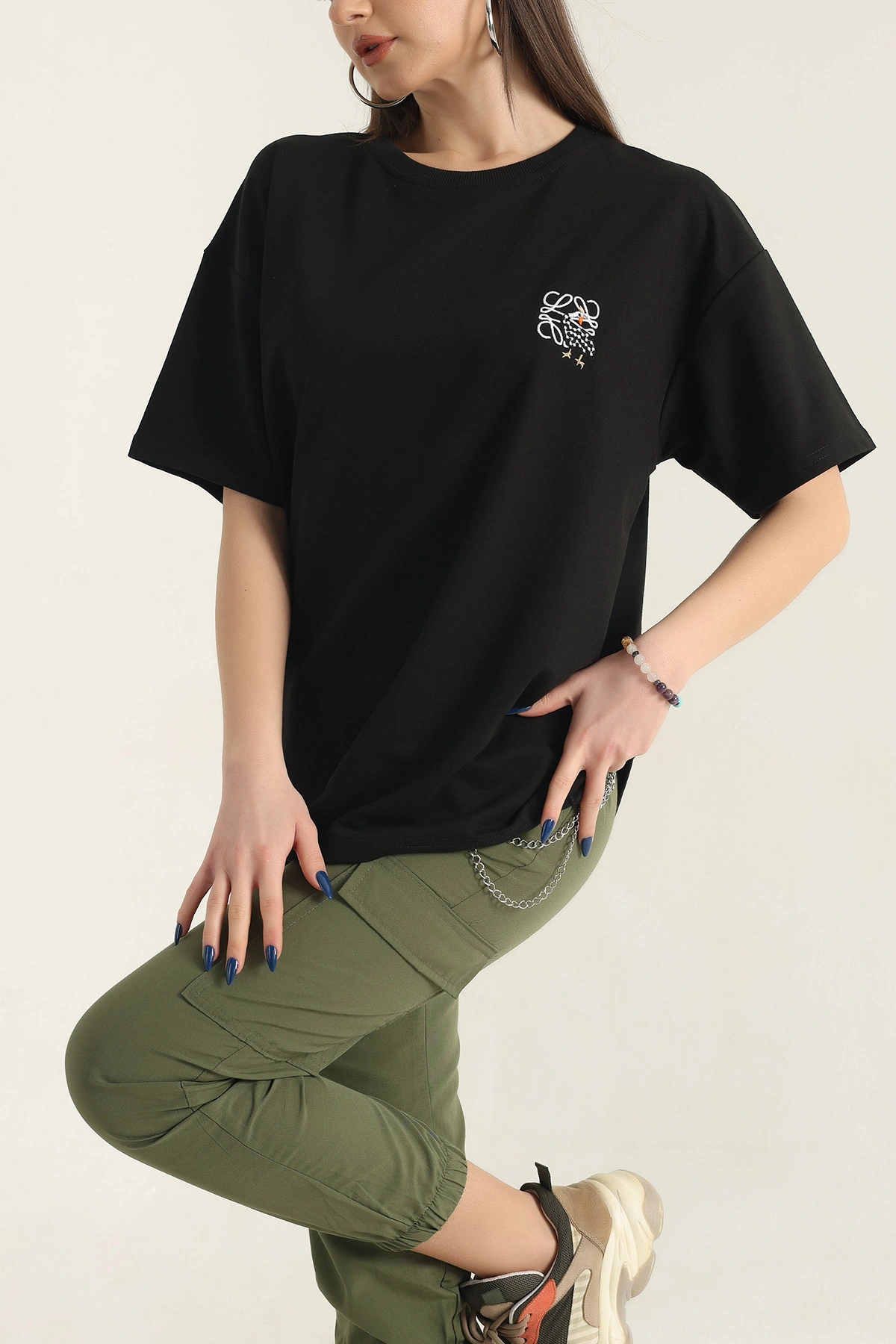 Siyah Nakışlı Bisiklet Yaka Oversize İki Kadın Tişört 337631