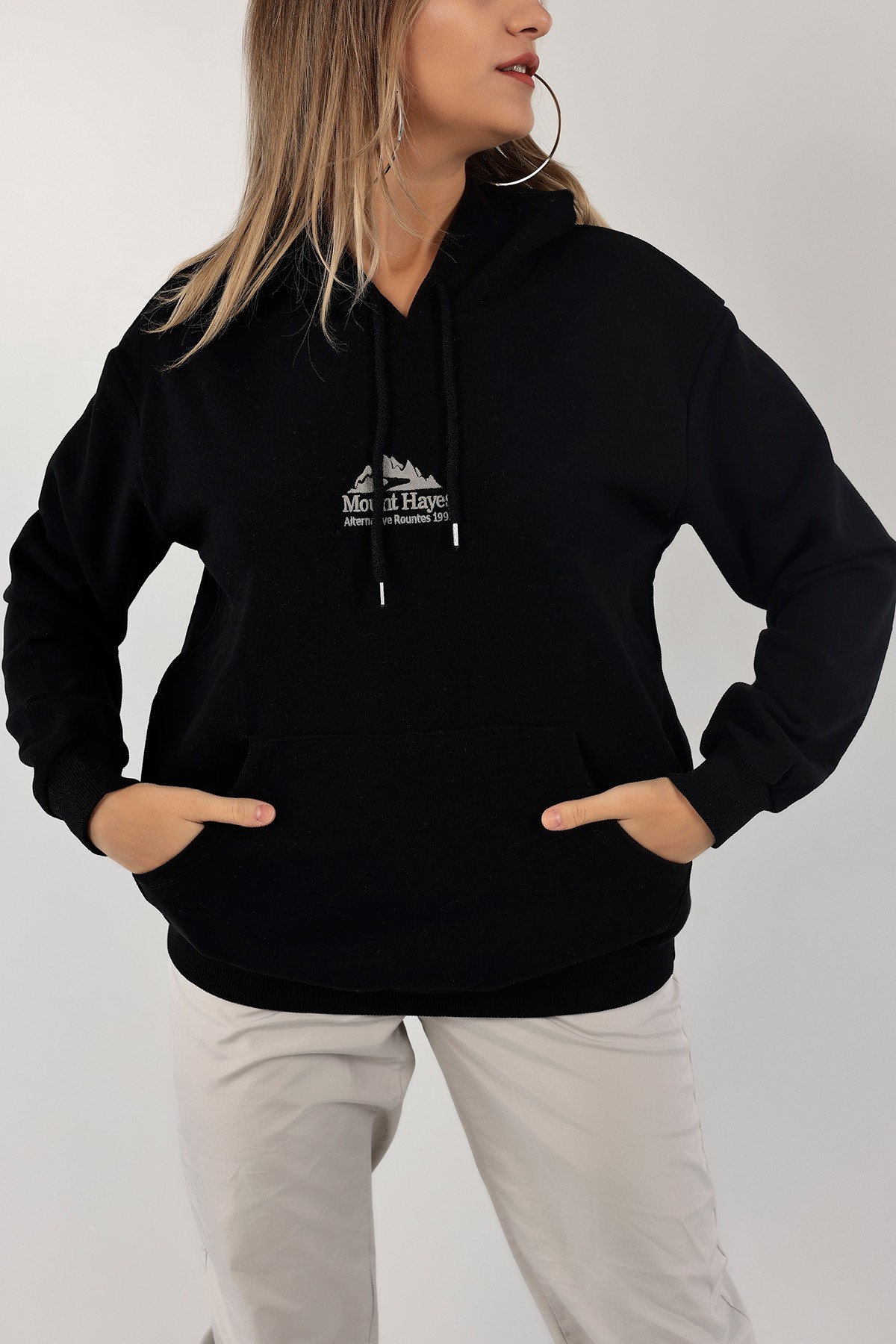 Siyah Nakışlı İçi Şardonlu Bayan Sweat 132568