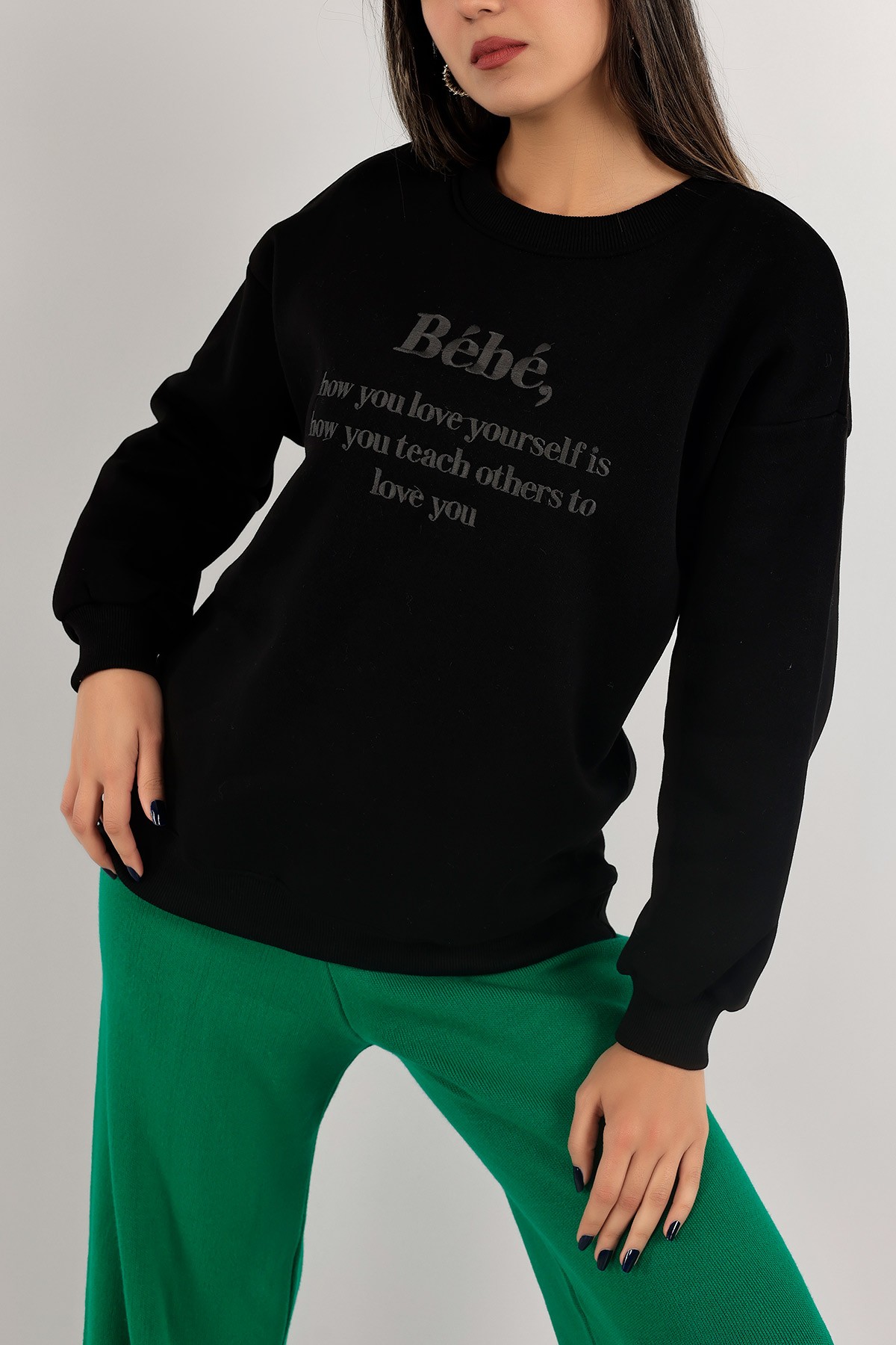 Siyah Nakışlı İçi Şardonlu Bayan Sweat 139391