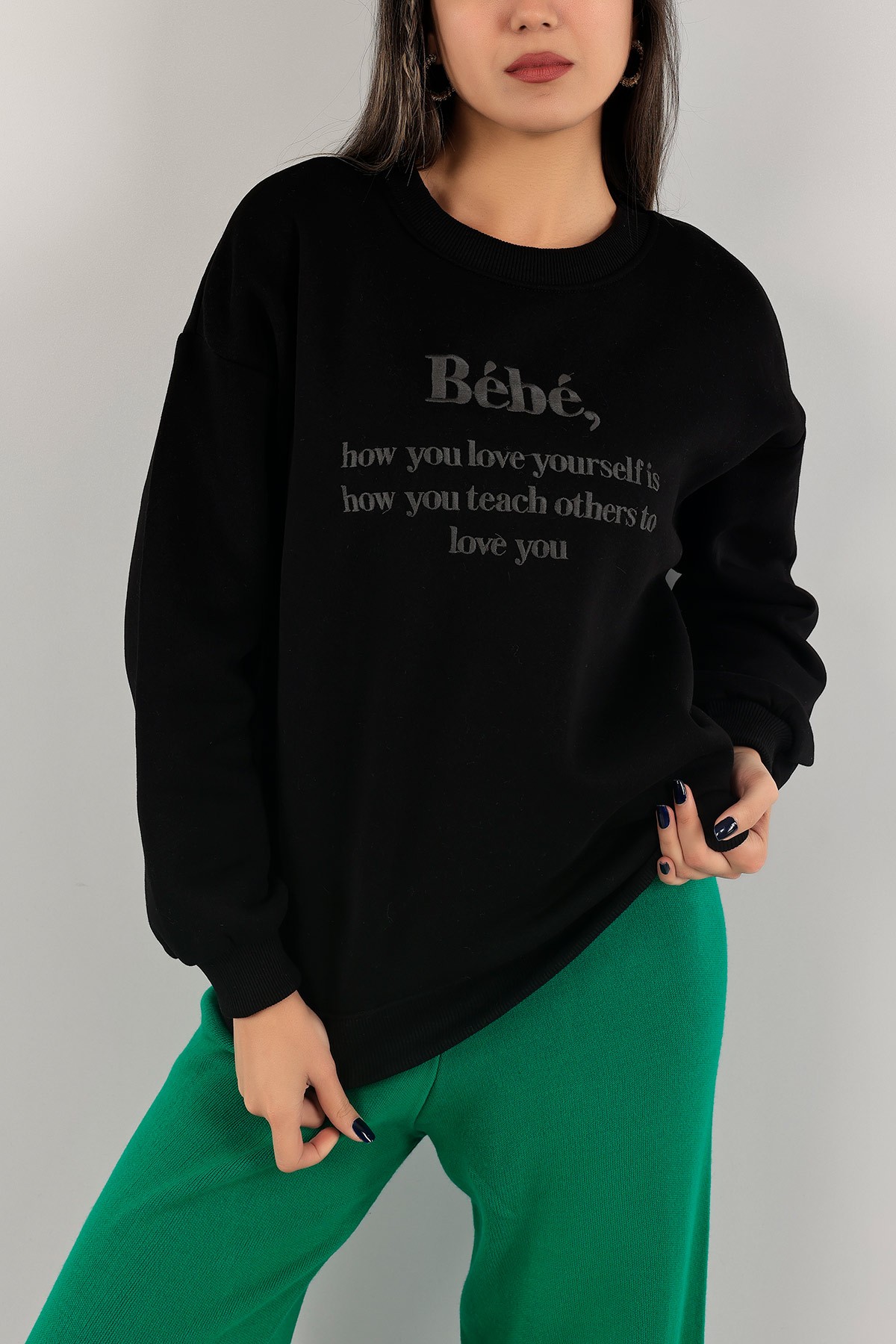 Siyah Nakışlı İçi Şardonlu Bayan Sweat 139391