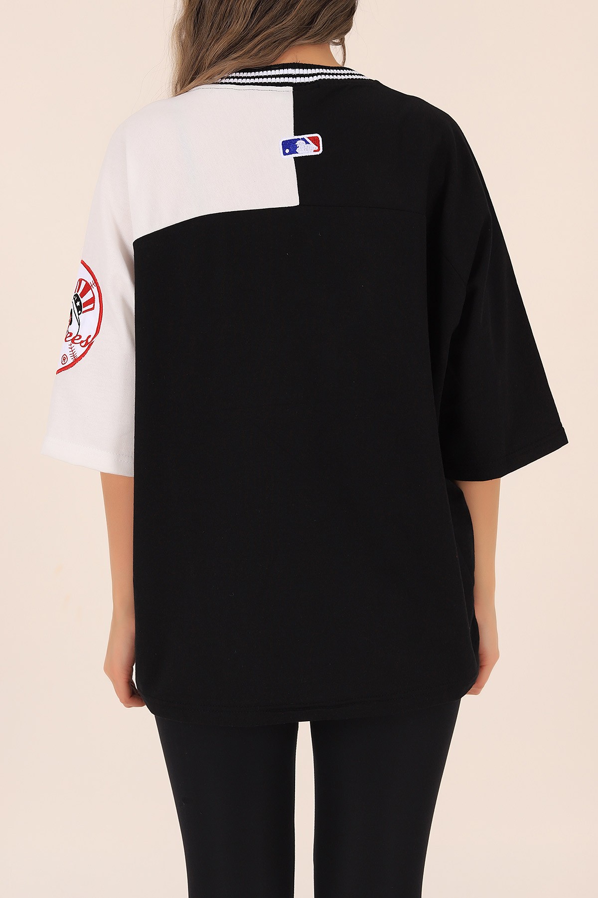 Siyah Nakışlı İki İp Oversize Tişört 172815