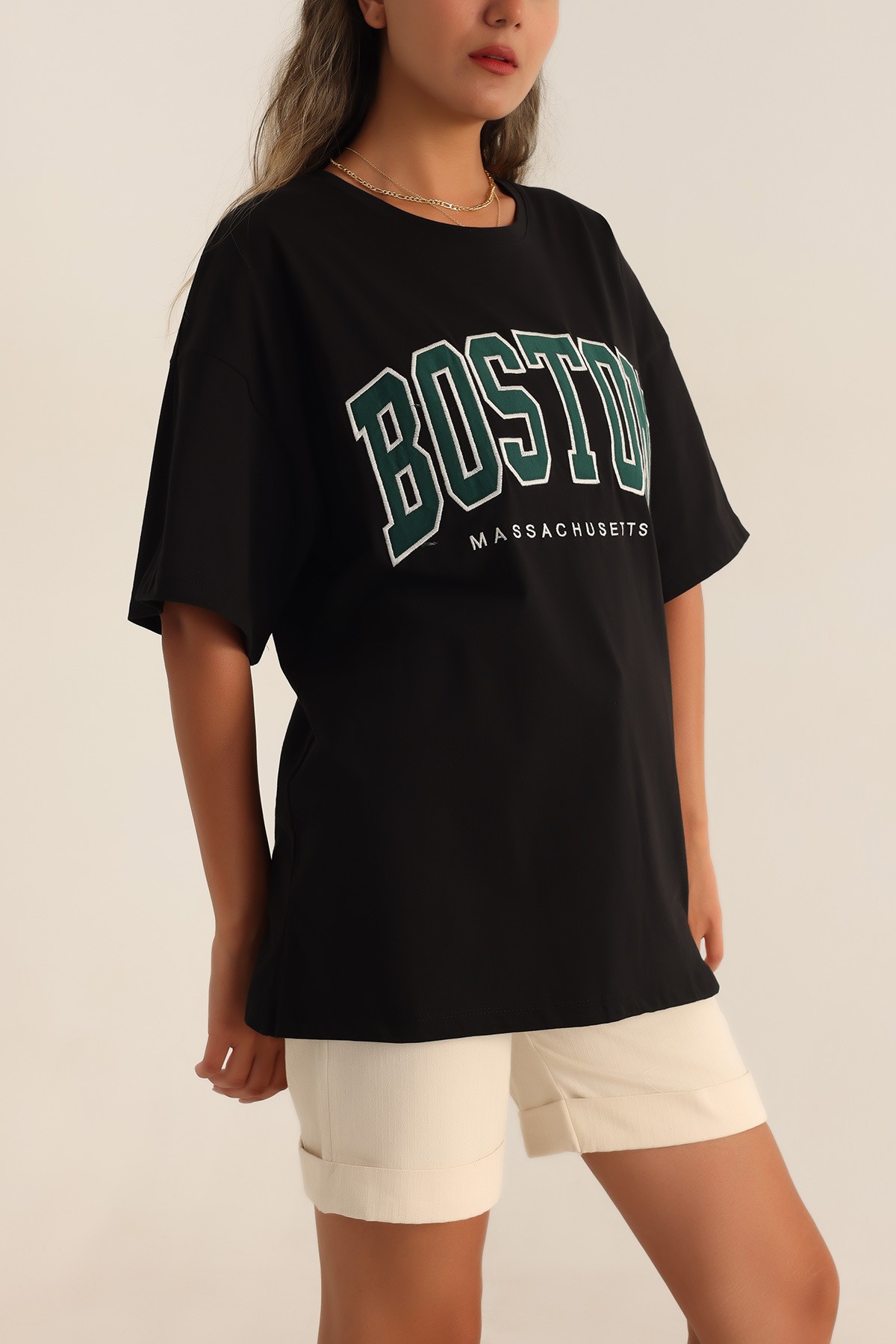 Siyah Nakışlı Oversize Bayan Tişört 192593