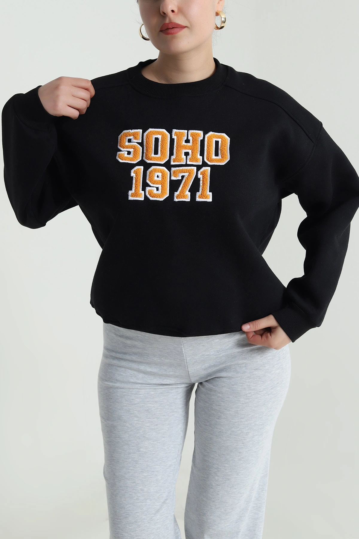 Siyah Nakışlı Şardonlu Üç İp Kadın Sweat 493600