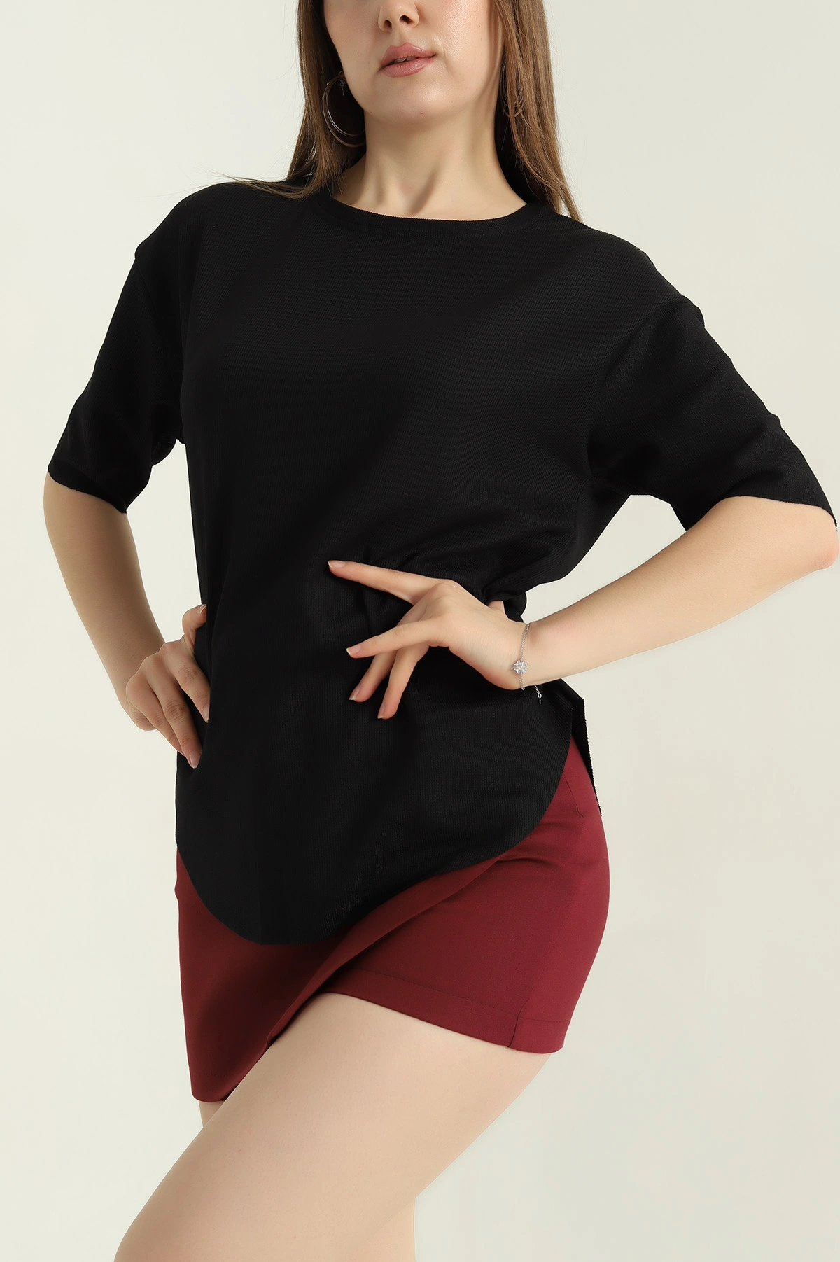 Siyah Oval Kesim Kadın Bluz 347095