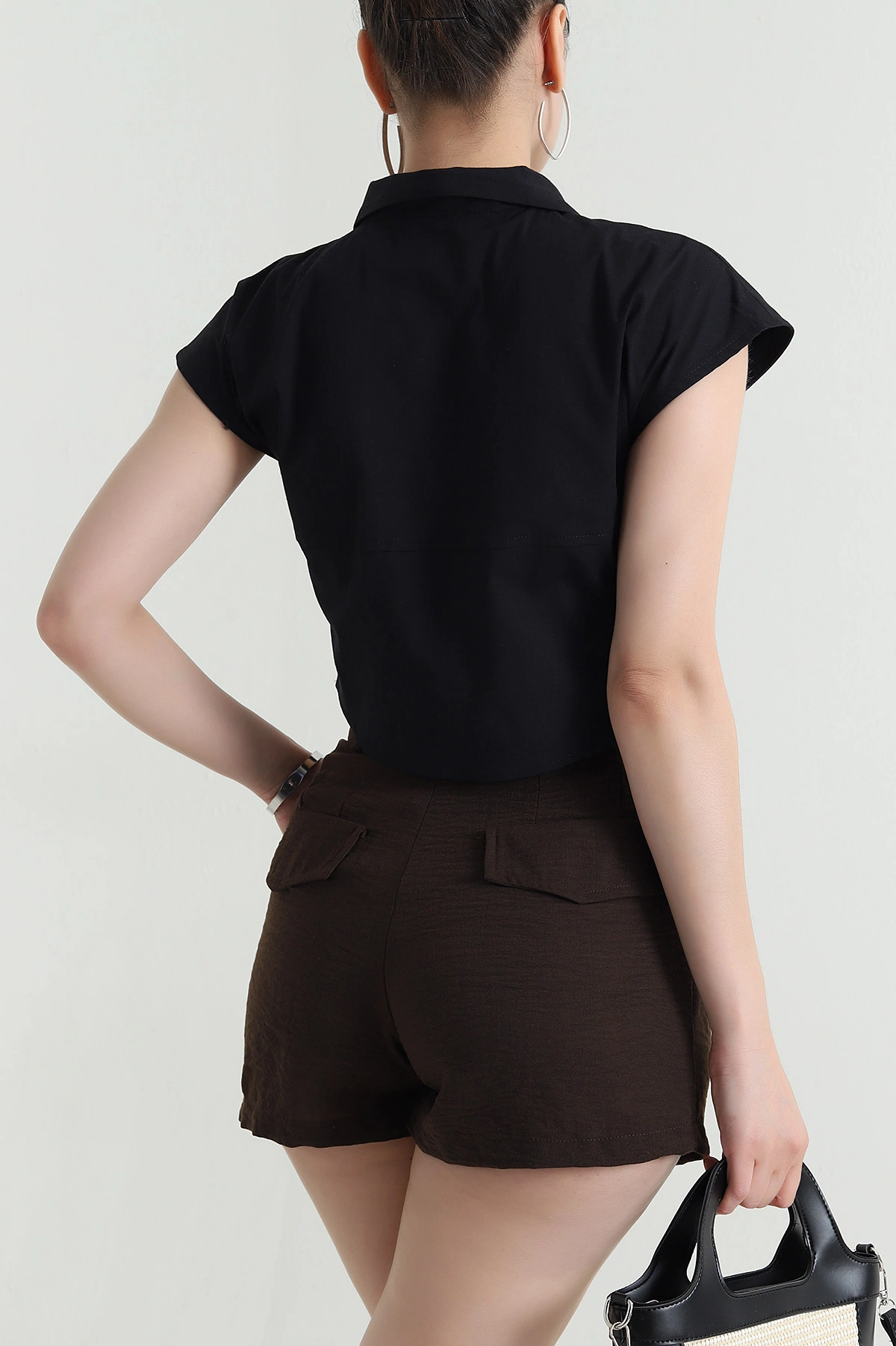 Siyah Oval Kesim Poplin Kadın Crop Gömlek 472290