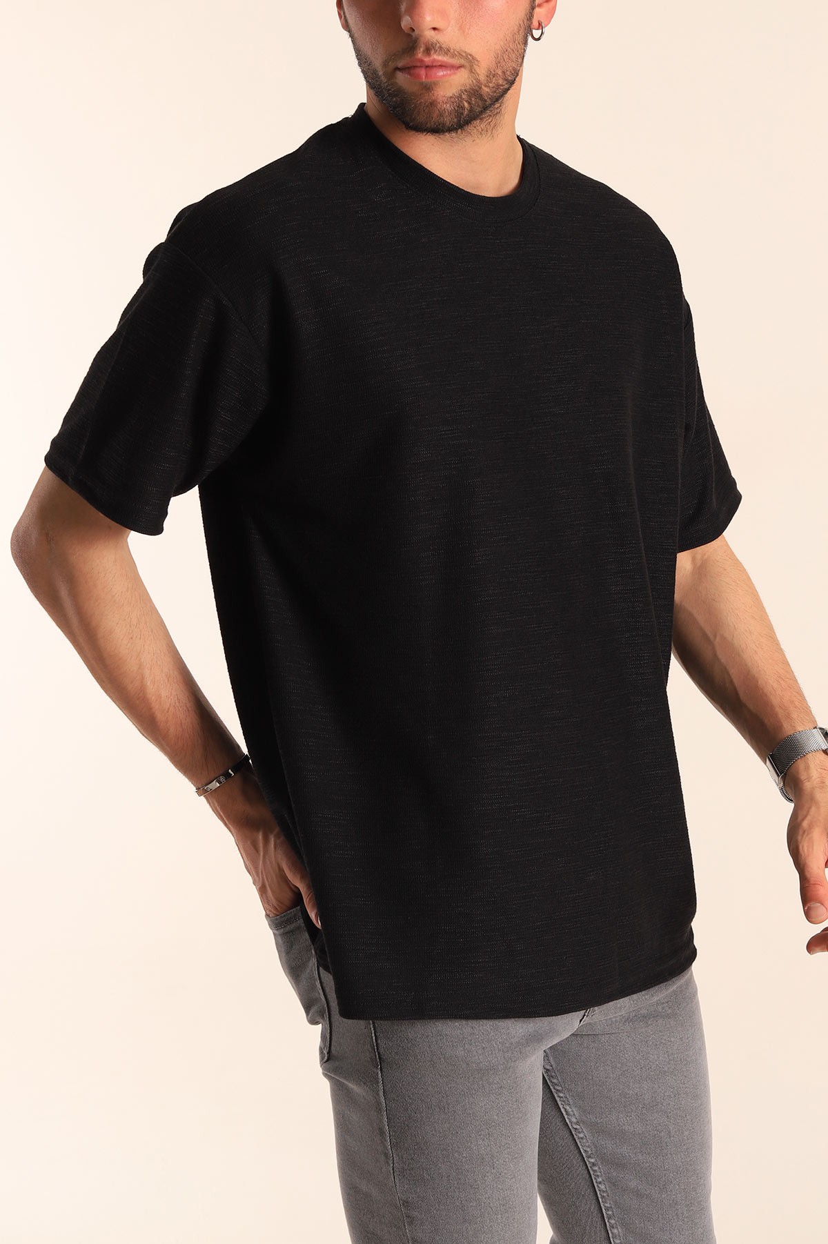 Siyah Oversize Dokulu Bisiklet Yaka Erkek Tişört 181430