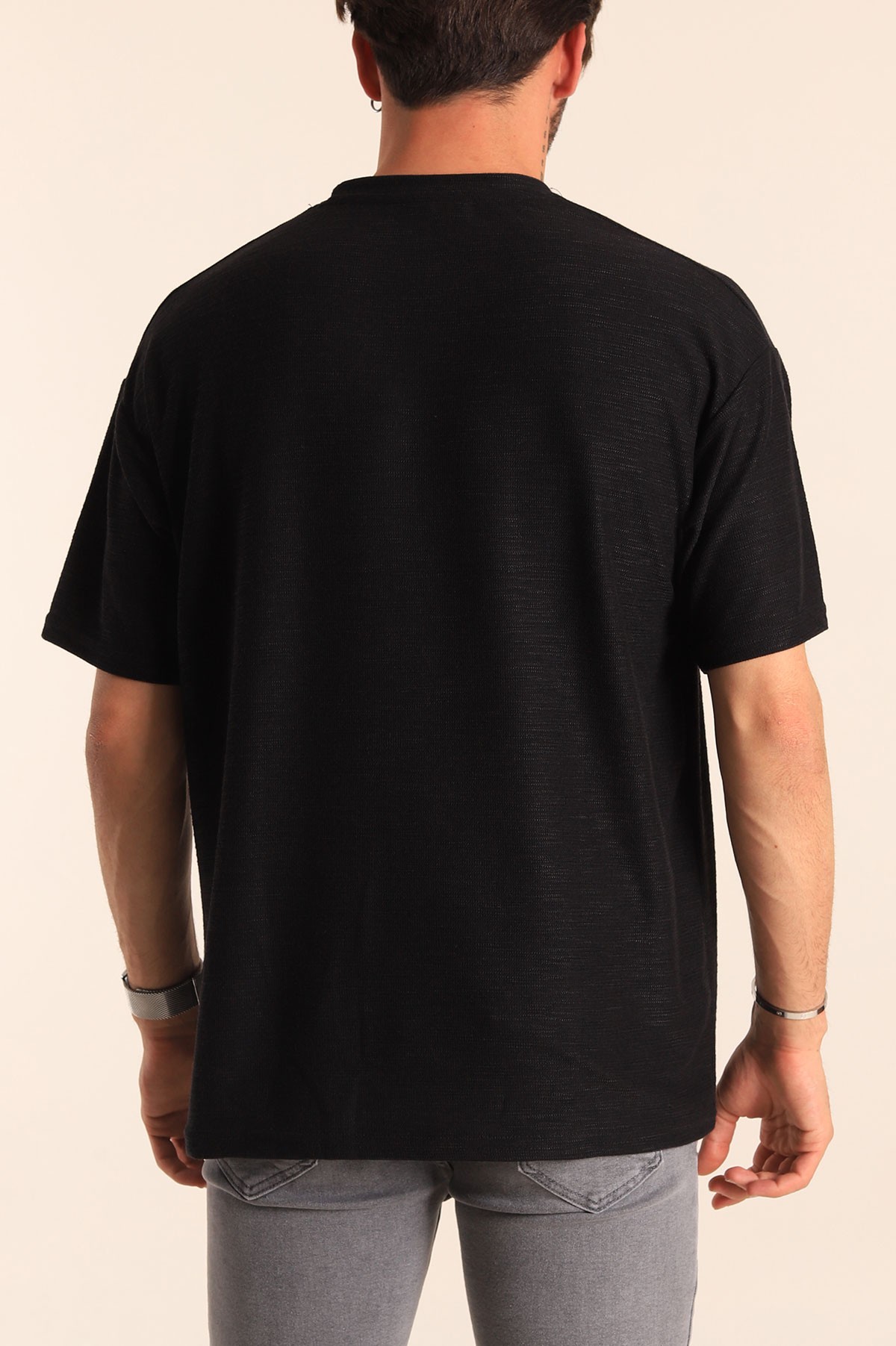 Siyah Oversize Dokulu Bisiklet Yaka Erkek Tişört 181430