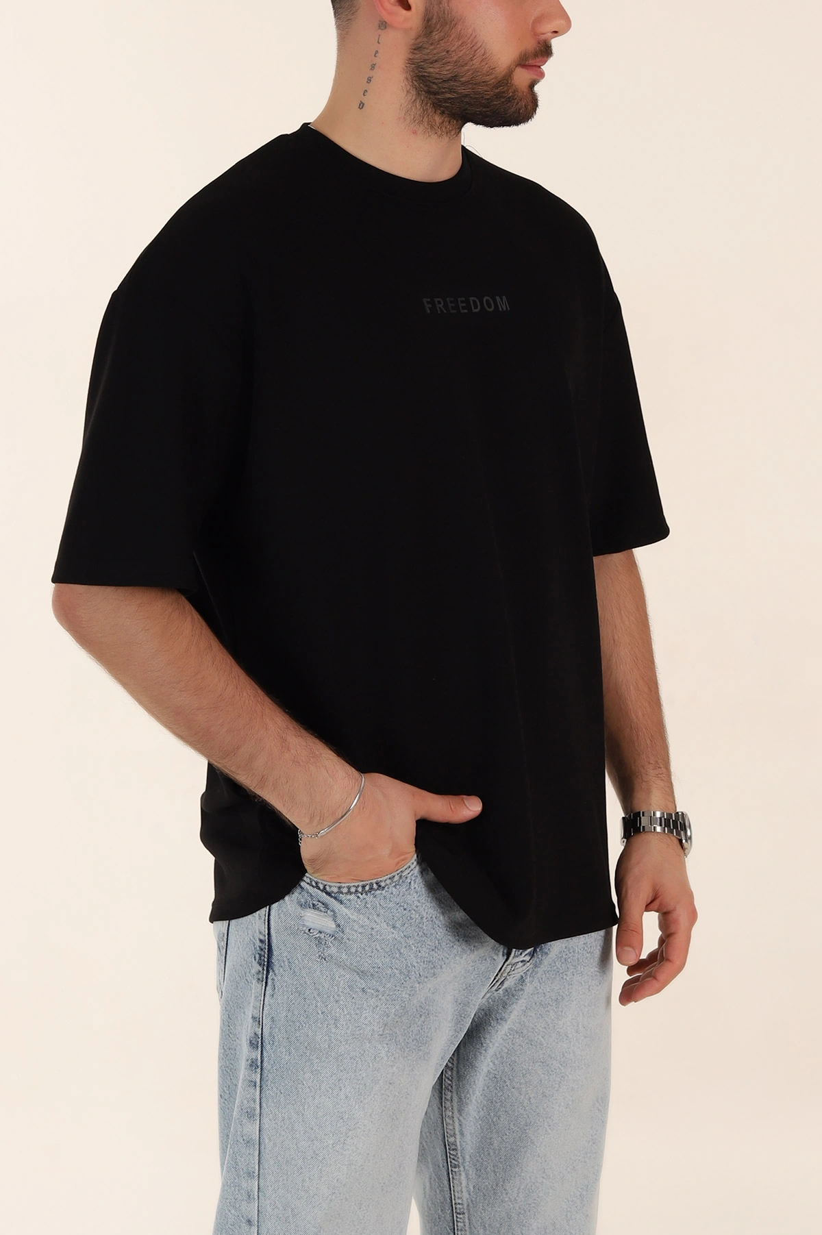 Siyah Oversize Oysho Kumaş Kabartma Yazılı Erkek Tişört 365097