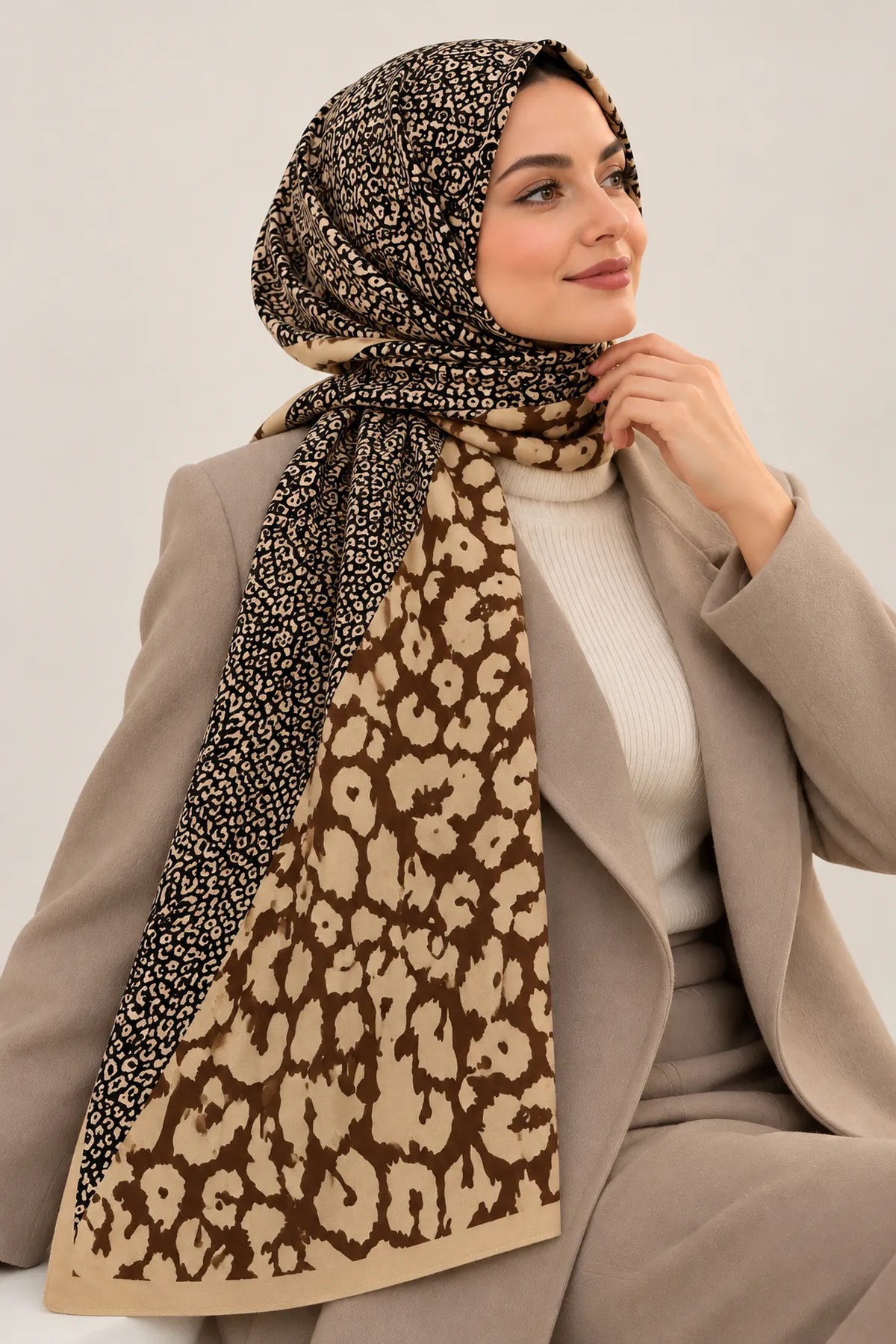Siyah İthal Çift Tarafı Baskılı Patchwork Leopar Desenli Kadın Yumuşak Dokulu Şal 494116