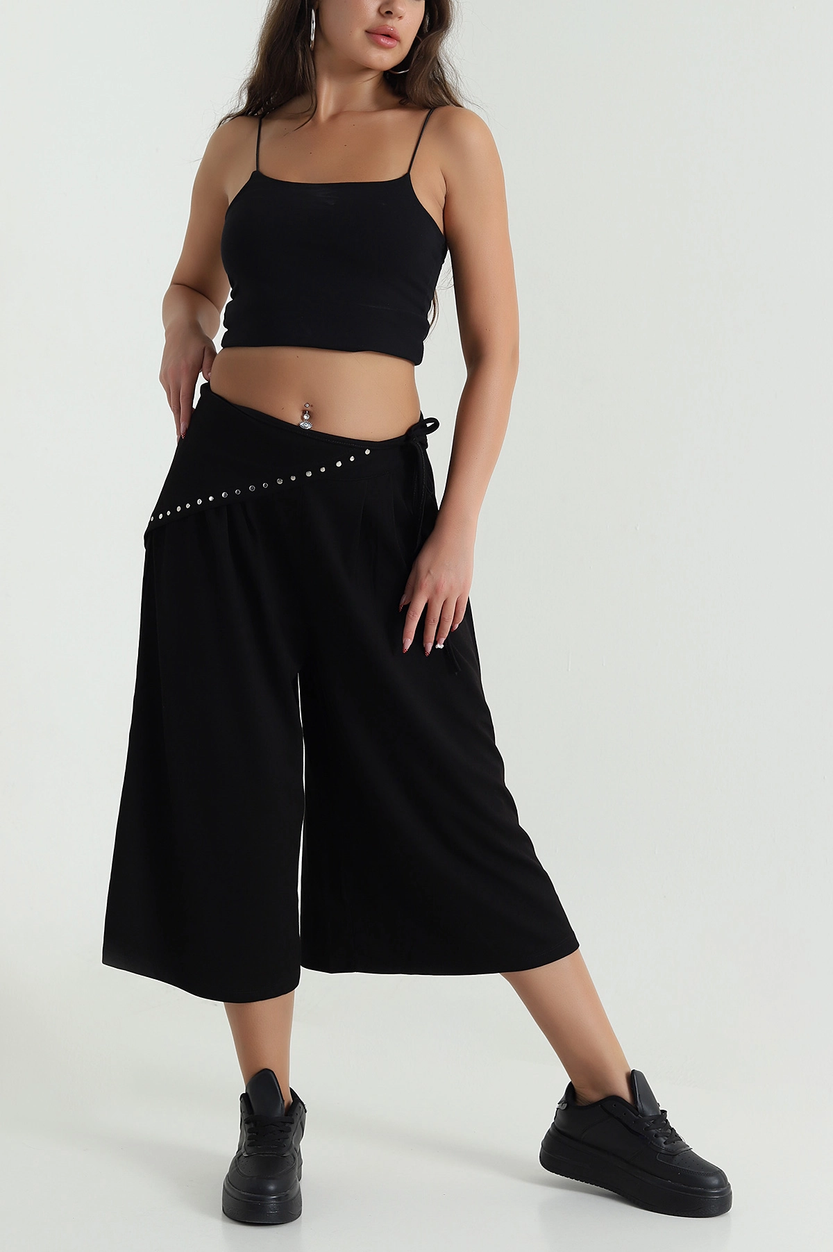 Siyah Peçeli Oversize Bel Lastikli Oysho Kadın Kapri 474620