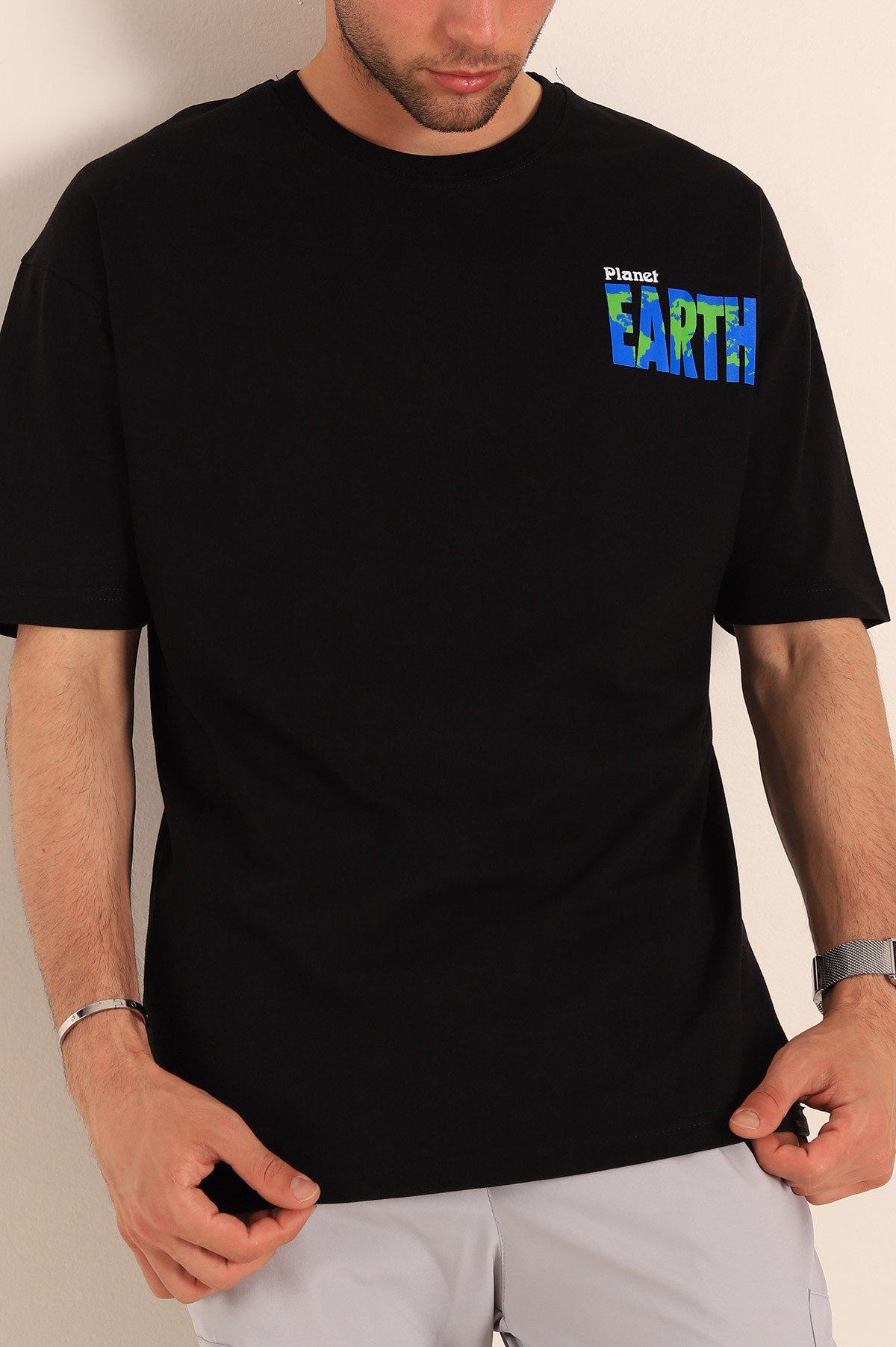 Siyah Planet Sırt Baskılı Oversize Erkek Tişört 186068