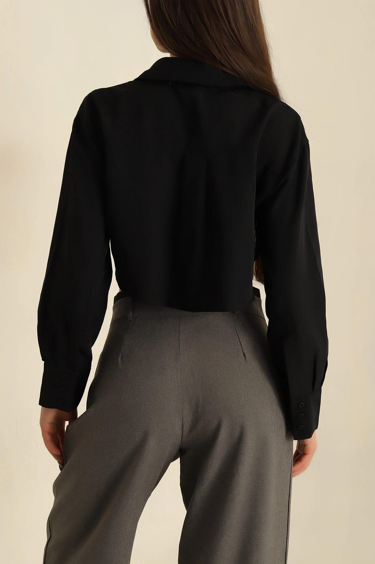 Siyah Poplin Kumaş Cepli Crop Gömlek 255666