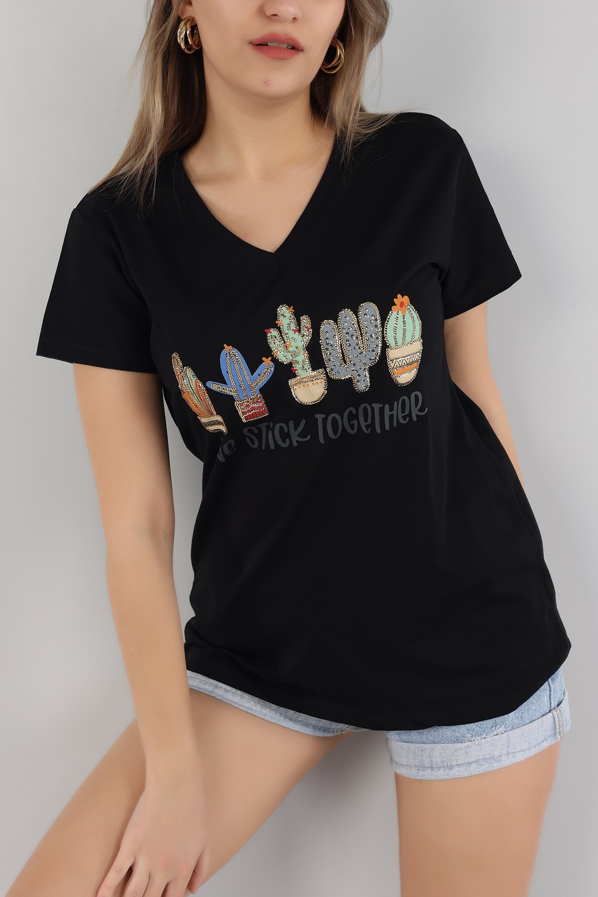 Siyah Pul İşlemeli Tasarım Tişört 163195