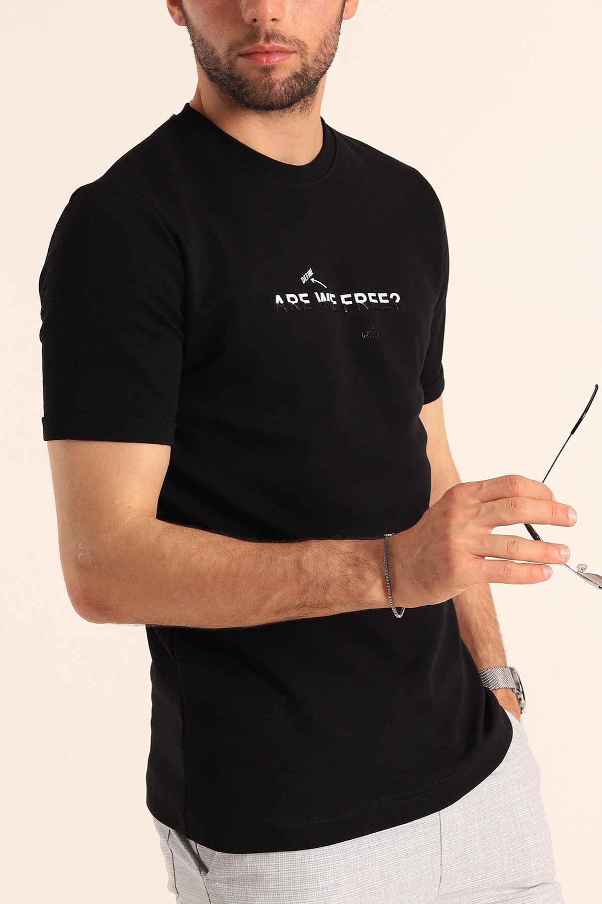 Siyah Regular Fit Are We Free Kabartmalı Erkek Tişört 187549