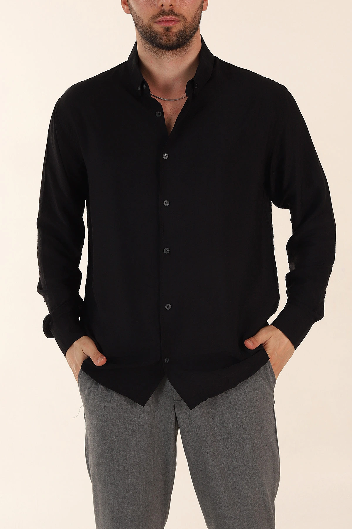 Siyah Regular Fit Ata Yaka Basic Uzun Kollu Erkek Gömlek 370028