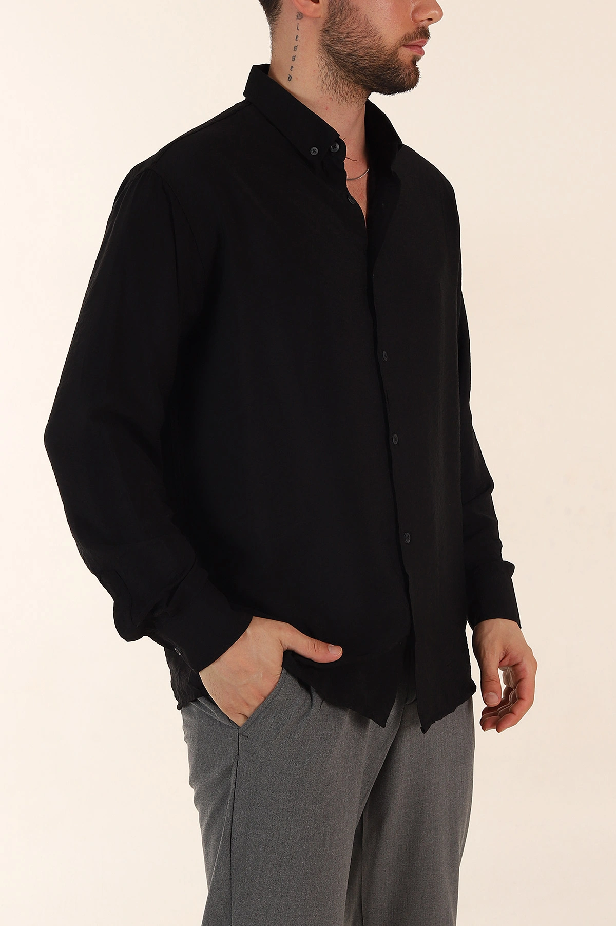 Siyah Regular Fit Ata Yaka Basic Uzun Kollu Erkek Gömlek 370028