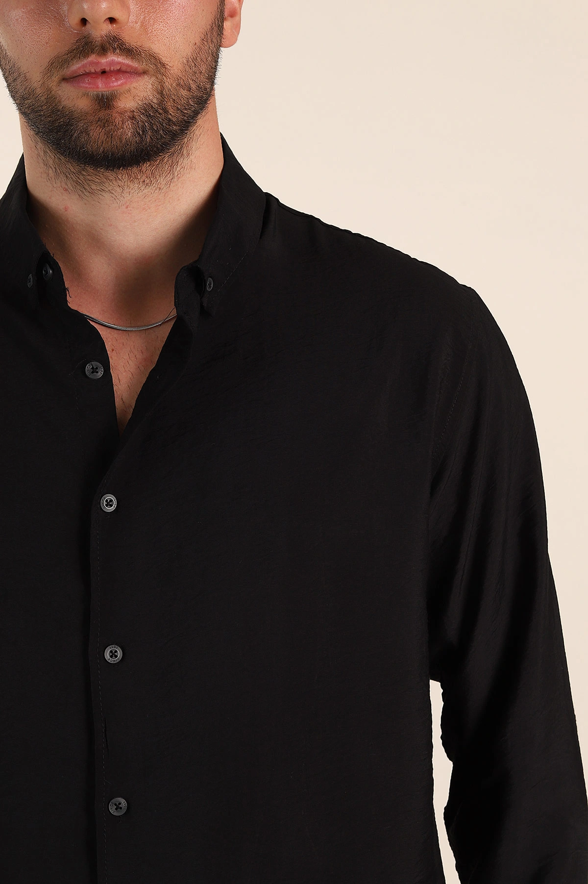 Siyah Regular Fit Ata Yaka Basic Uzun Kollu Erkek Gömlek 370028