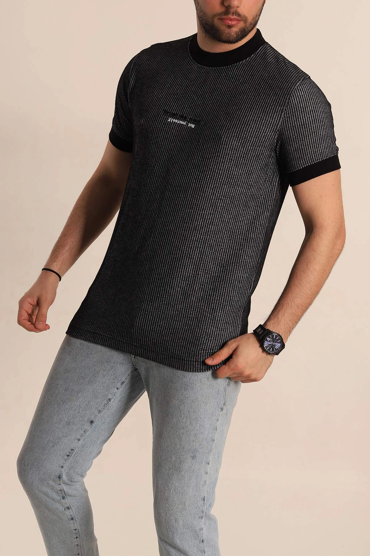 Siyah Regular Fit Çizgi Dokulu Yazı Detay Erkek Tişört 268723