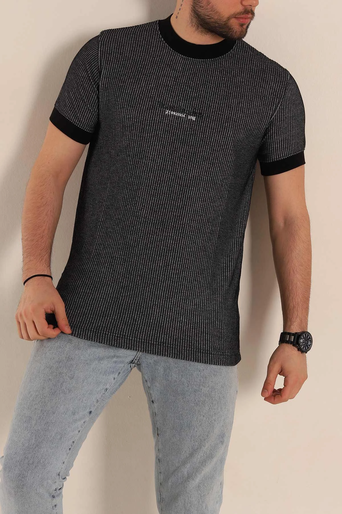 Siyah Regular Fit Çizgi Dokulu Yazı Detay Erkek Tişört 268723