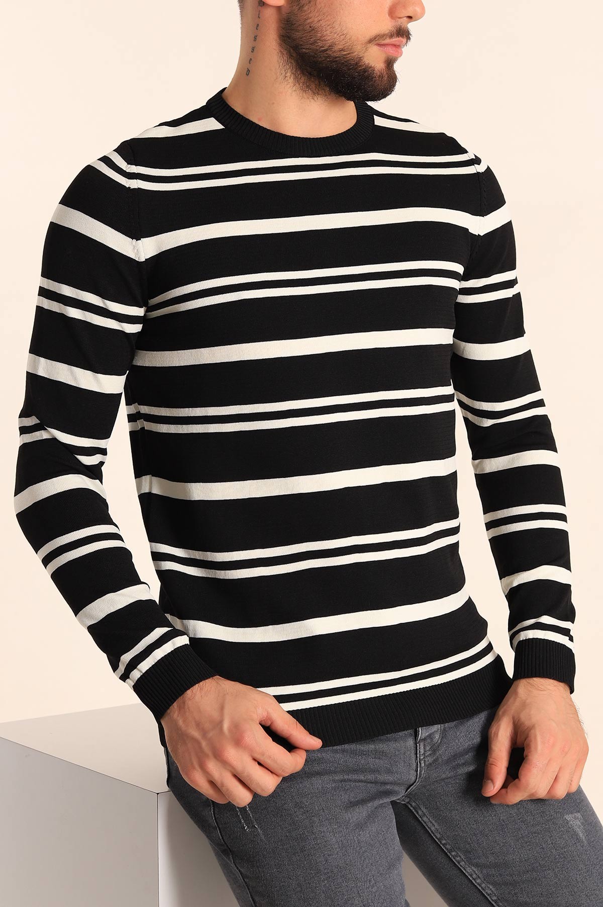 Siyah Regular Fit Çizgili Triko Kazak 213859