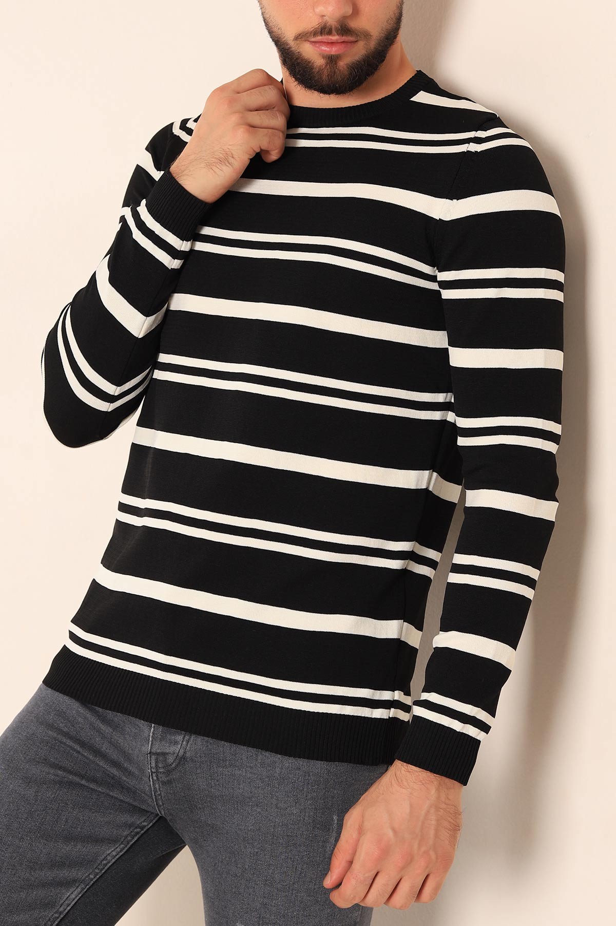 Siyah Regular Fit Çizgili Triko Kazak 213859
