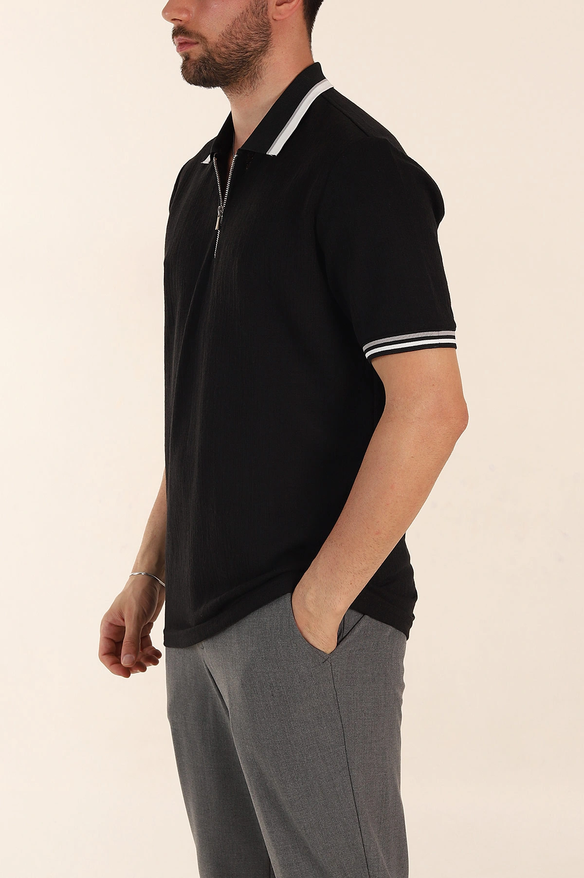 Siyah Regular Fit Dokulu Fermuarlı Polo Yaka Erkek Triko Tişört 370055