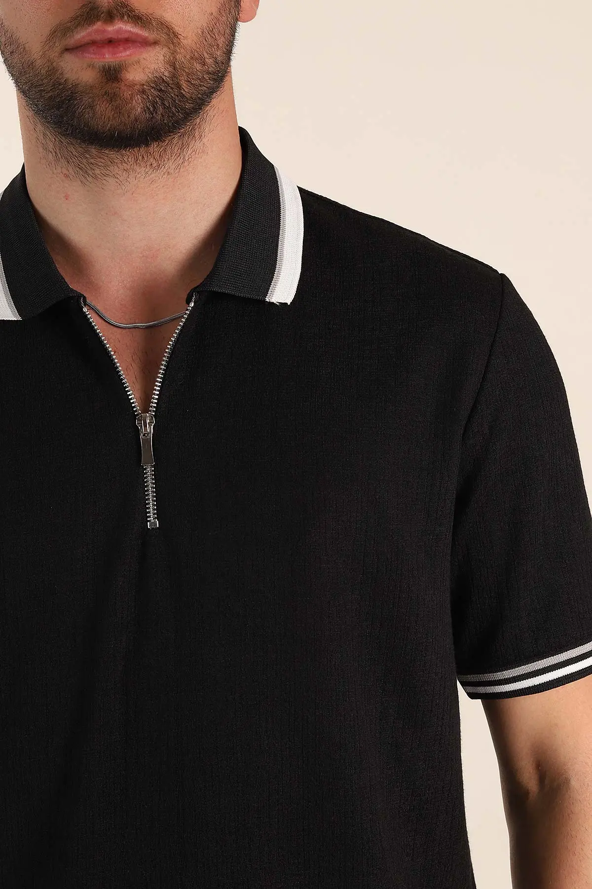 Siyah Regular Fit Dokulu Fermuarlı Polo Yaka Erkek Triko Tişört 370055