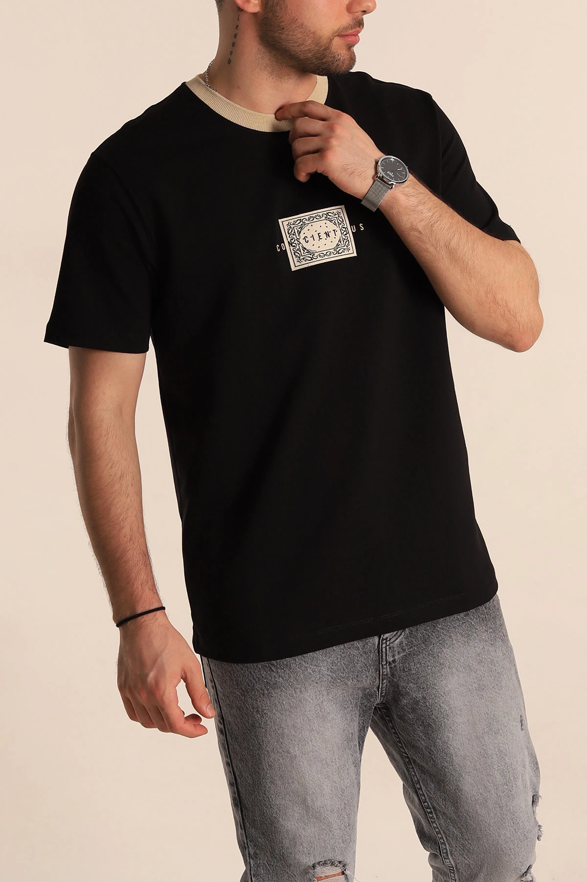 Siyah Regular Fit Göğüs Baskılı Erkek Tişört 270634