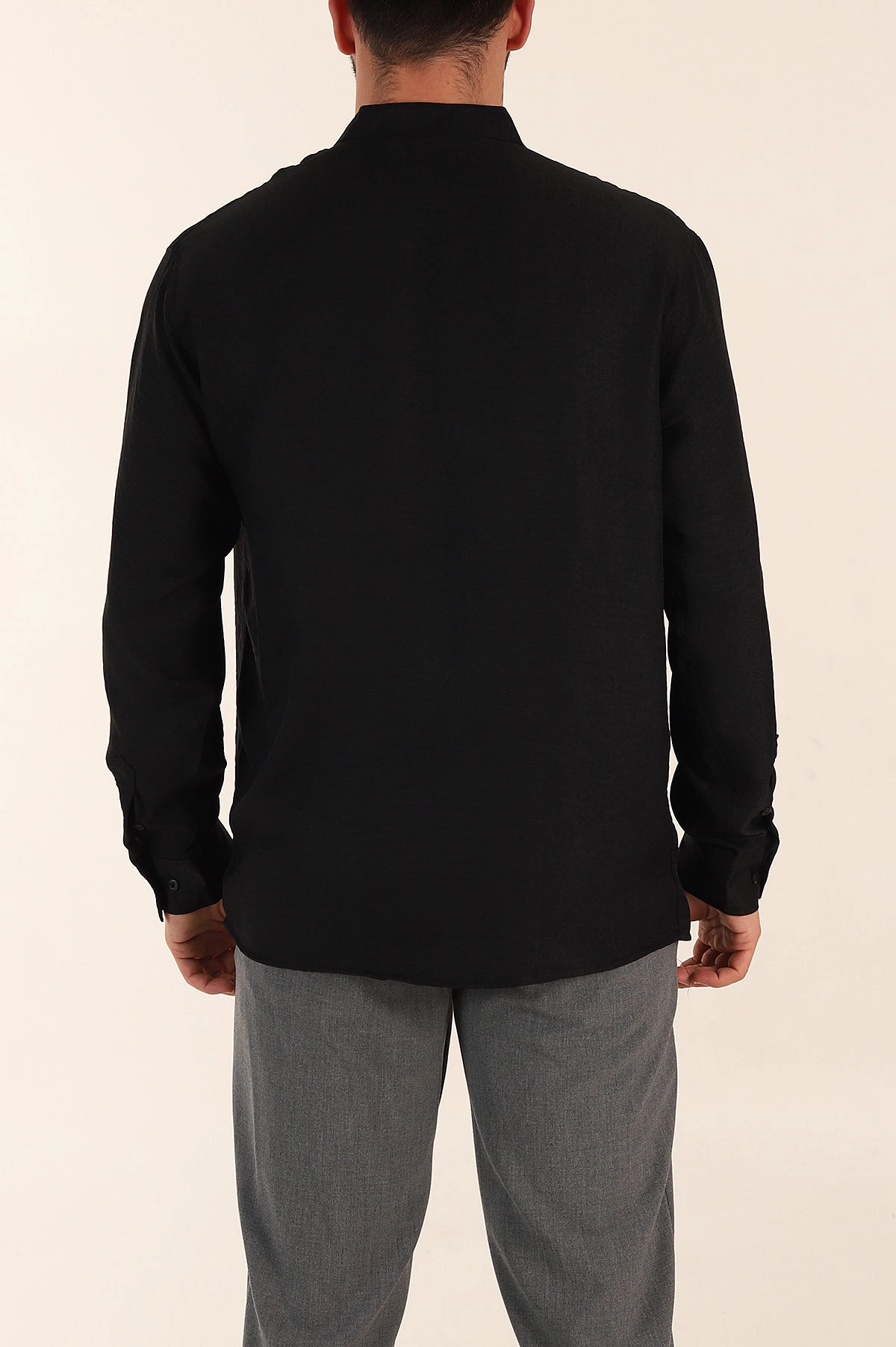 Siyah Regular Fit Hakim Yaka Uzun Kollu Erkek Gömlek 370036