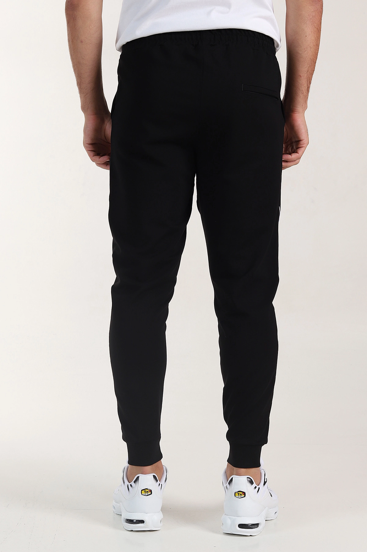 Siyah Regular Fit Şerit Detaylı Paça Lastikli Erkek Eşofman Altı 402371