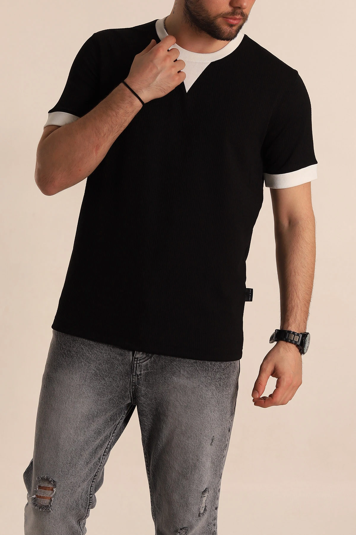 Siyah Regular Fit Yaka Detaylı Erkek Tişört 268637