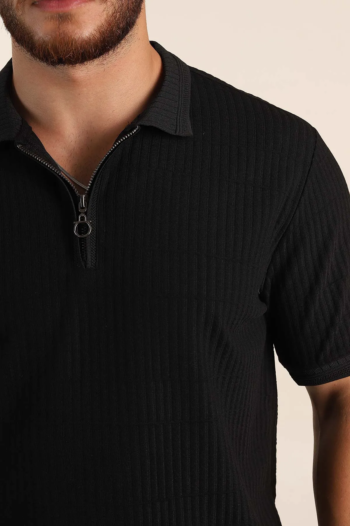 Siyah Relaxed Fit Çizgi Detaylı Fermuarlı Polo Yaka Erkek Tişört 370327