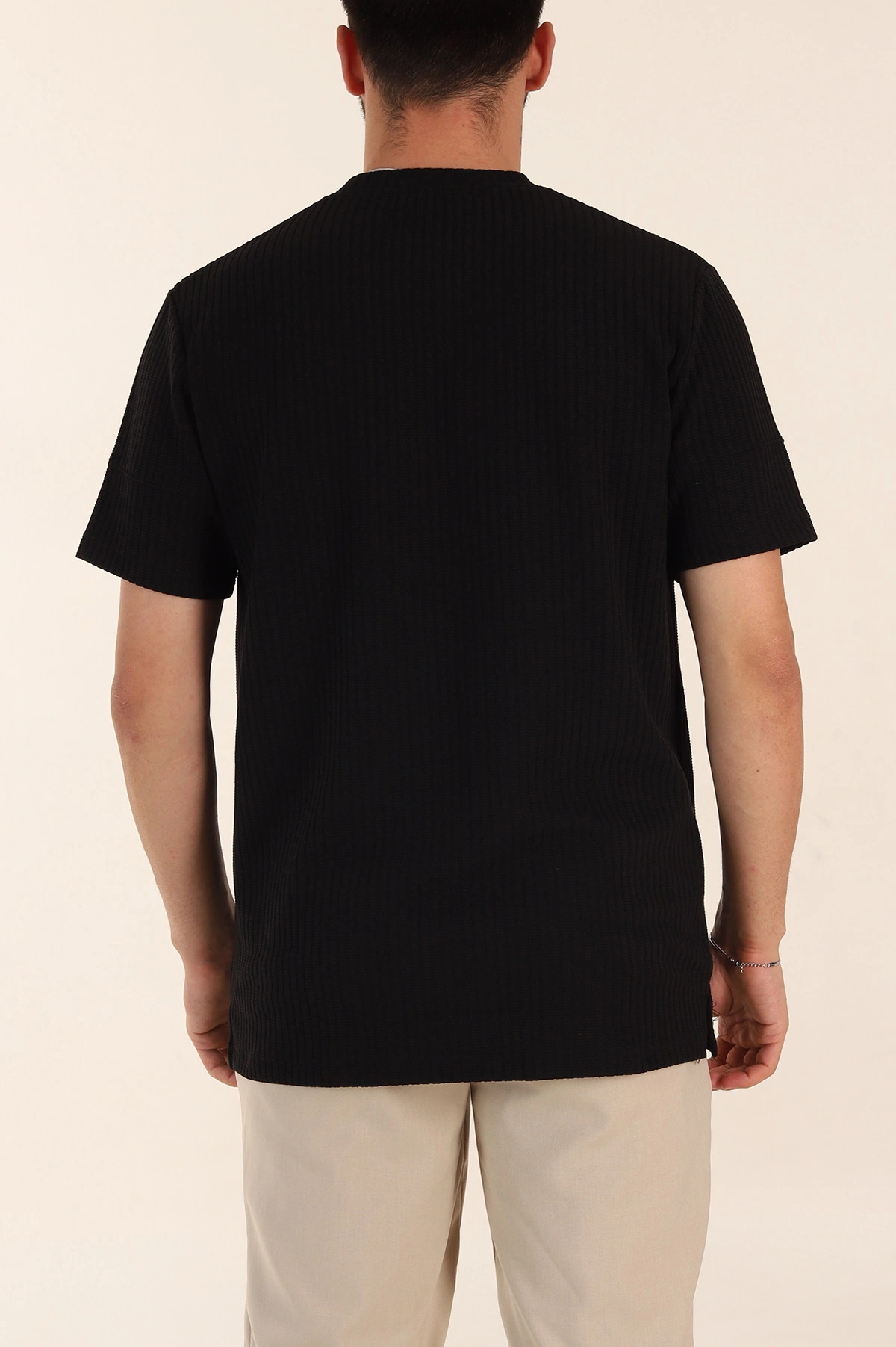 Siyah Relaxed Fit Dokulu Yazı Detaylı Erkek Tişört 370308