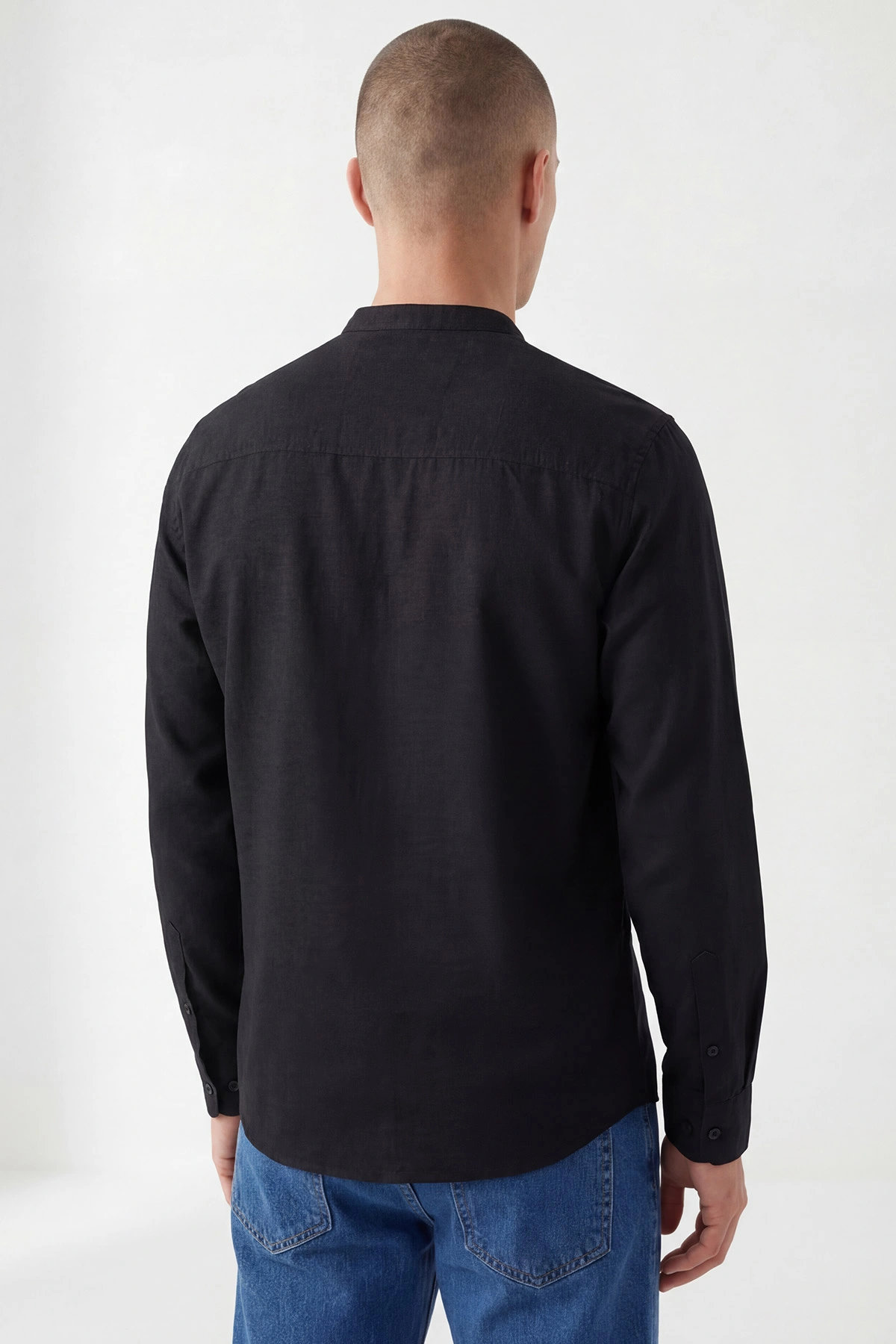 Siyah Relaxed Fit Hakim Yaka Uzun Kollu Erkek Gömlek 445642