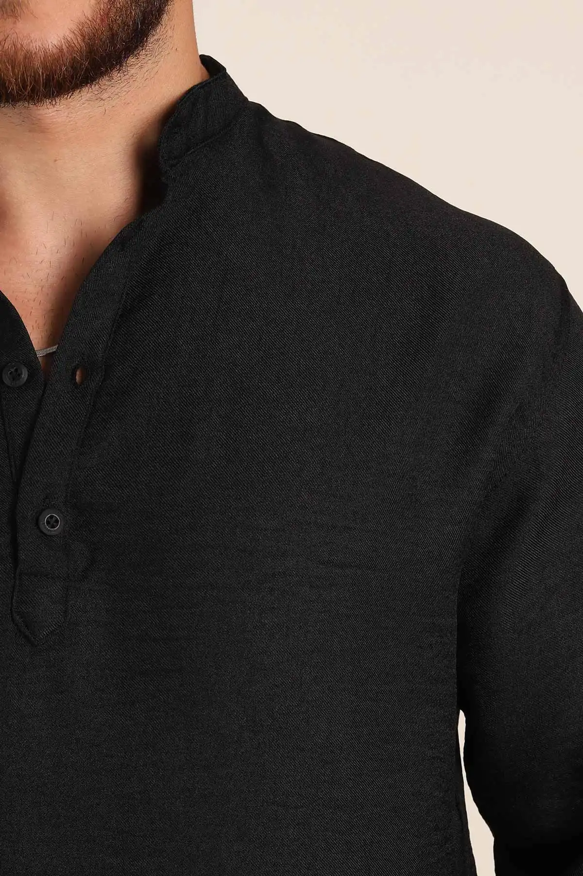 Siyah Relaxed Fit Hakim Yaka Yarım Düğmeli Erkek Gömlek 369848