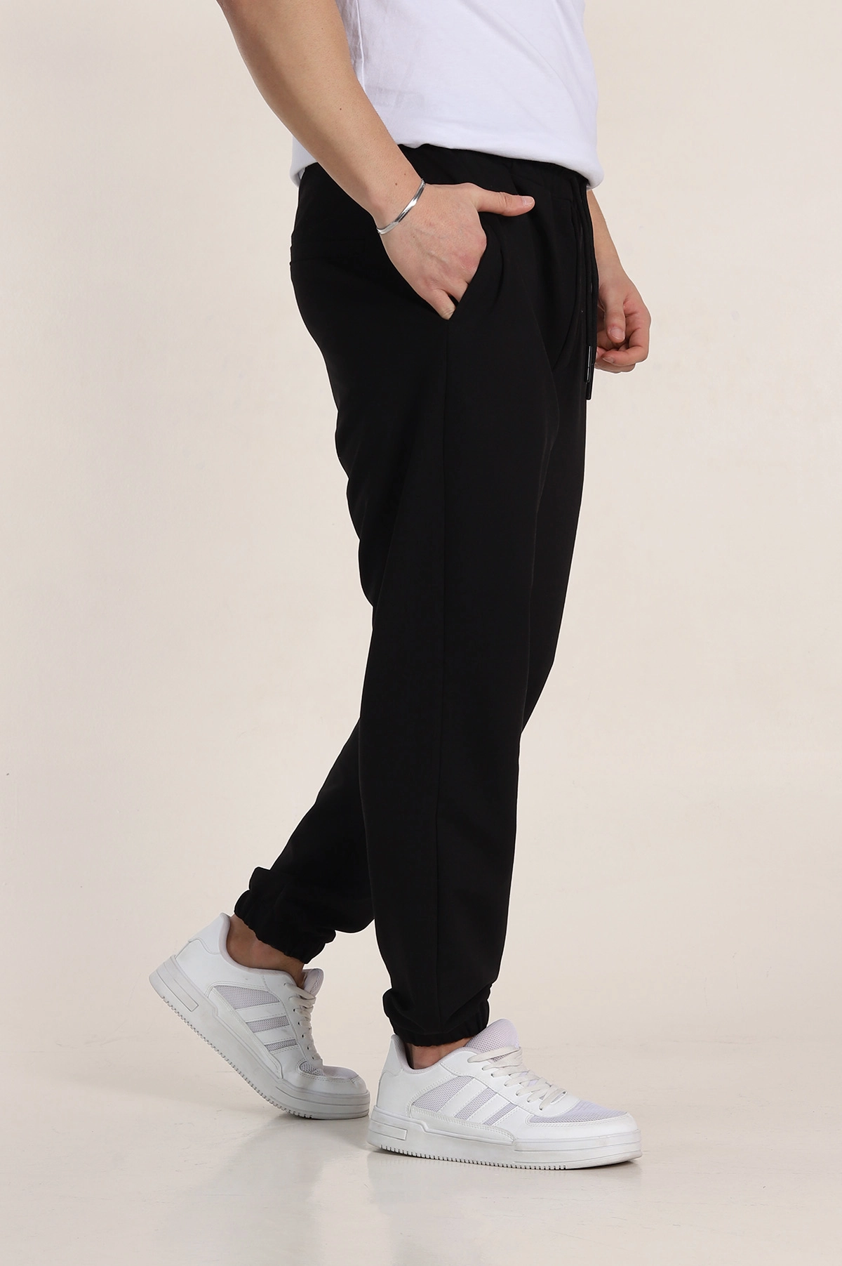 Siyah Relaxed Fit İki İp Paça Lastikli Eşofman Altı 350493