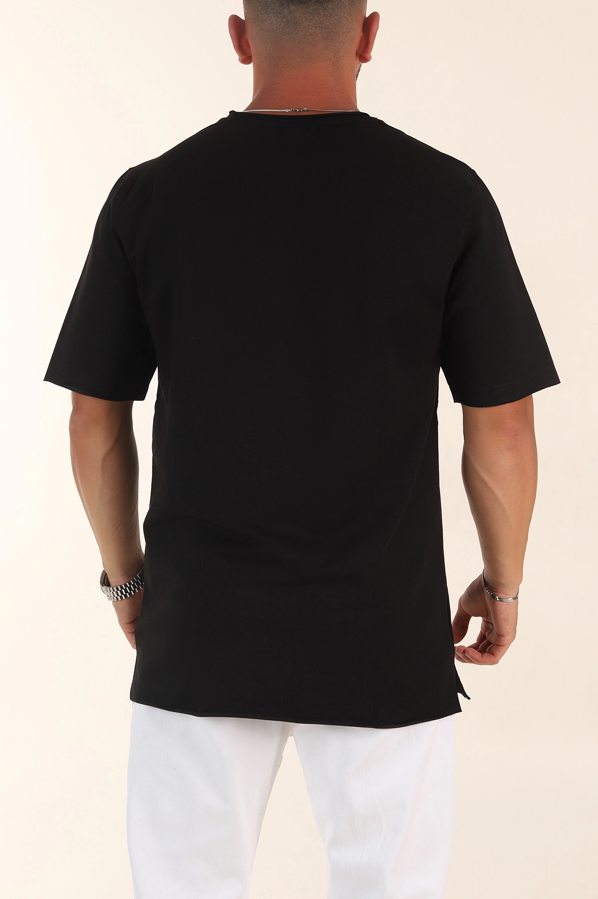 Siyah Relaxed Fit İki İp Yırtık Yaka Detaylı Basic Erkek Tişört 347586