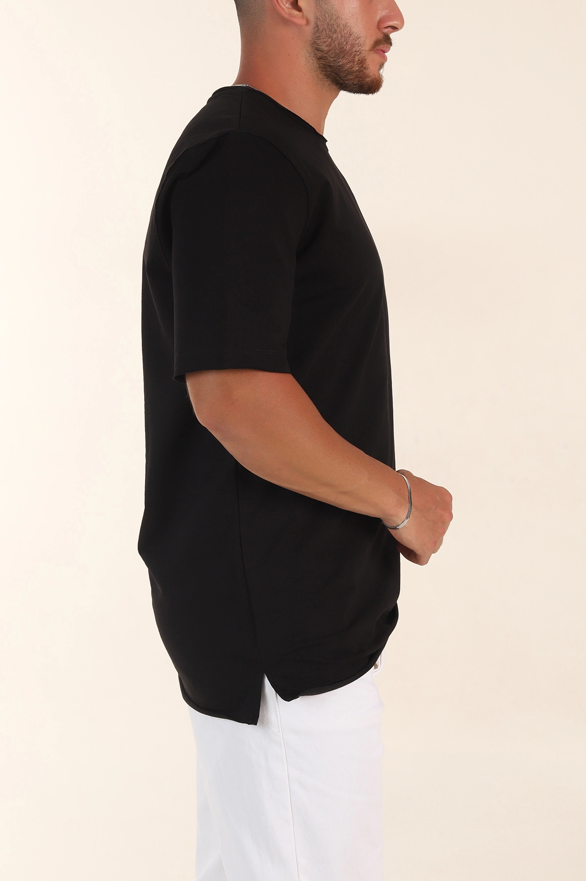 Siyah Relaxed Fit İki İp Yırtık Yaka Detaylı Basic Erkek Tişört 347586