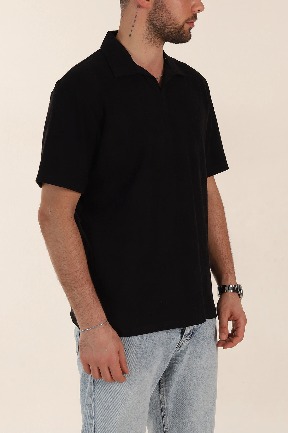 Siyah Relaxed Fit Kabartma Desenli Patlı Polo Yaka Erkek Tişört 358098