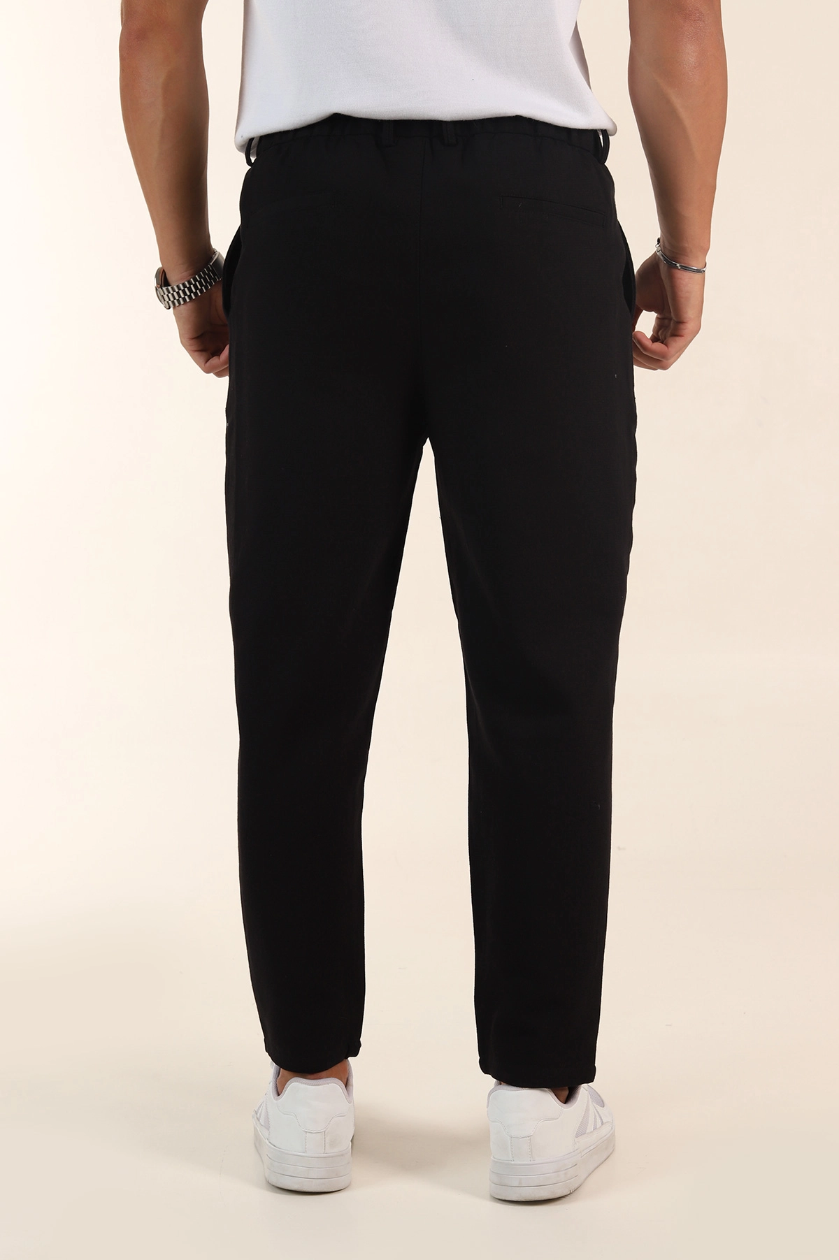 Siyah Relaxed Fit Pile Detaylı Bel Arkası Lastikli Erkek Pantolon 380901