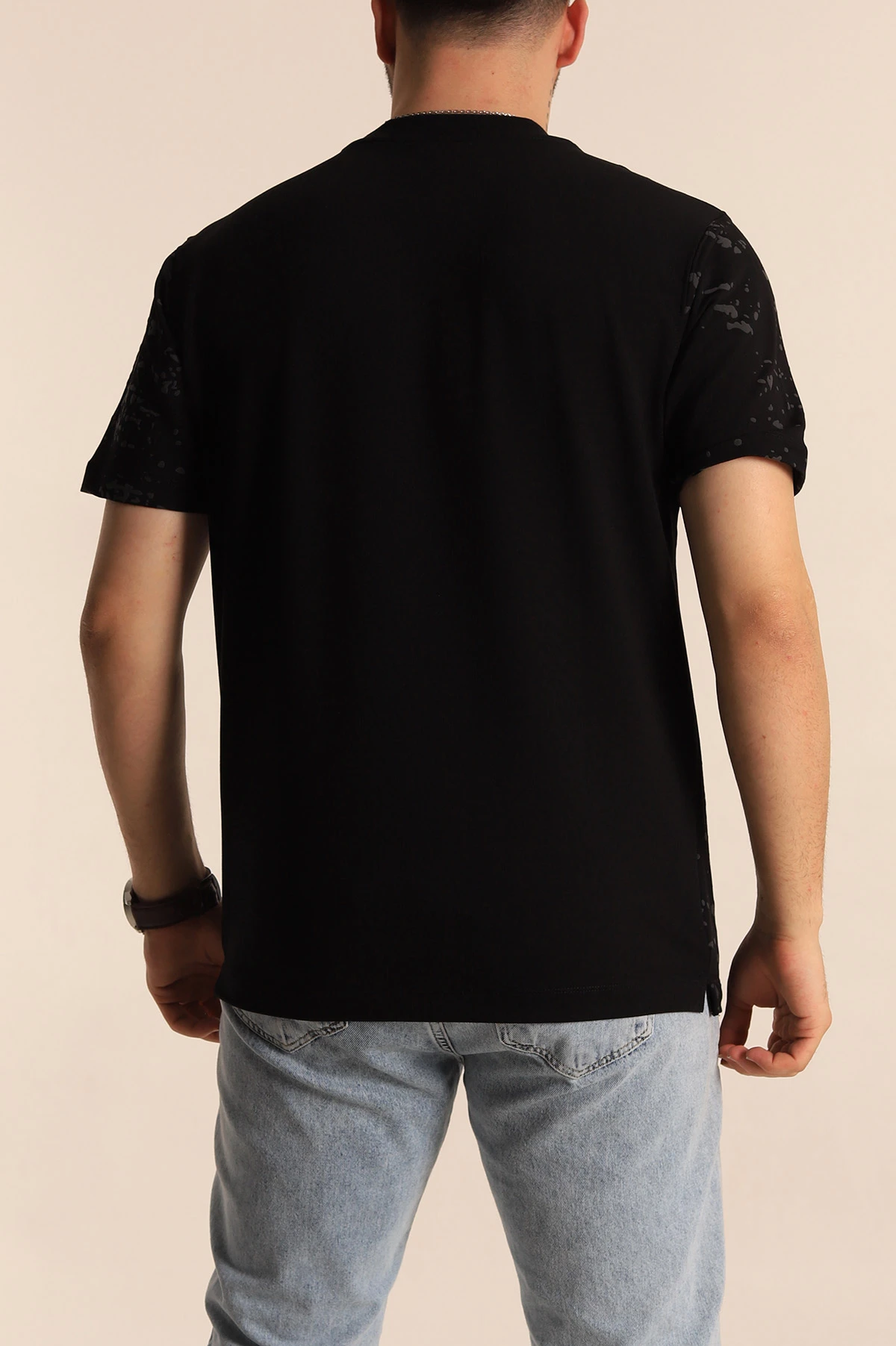 Siyah Relaxed Fit Sprey Baskılı Erkek Tişört 261622