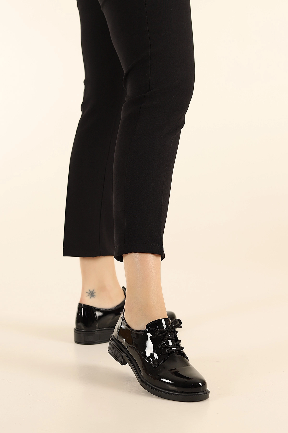 Siyah Rugan Bağcıklı Kadın Loafer Ayakkabı 307595