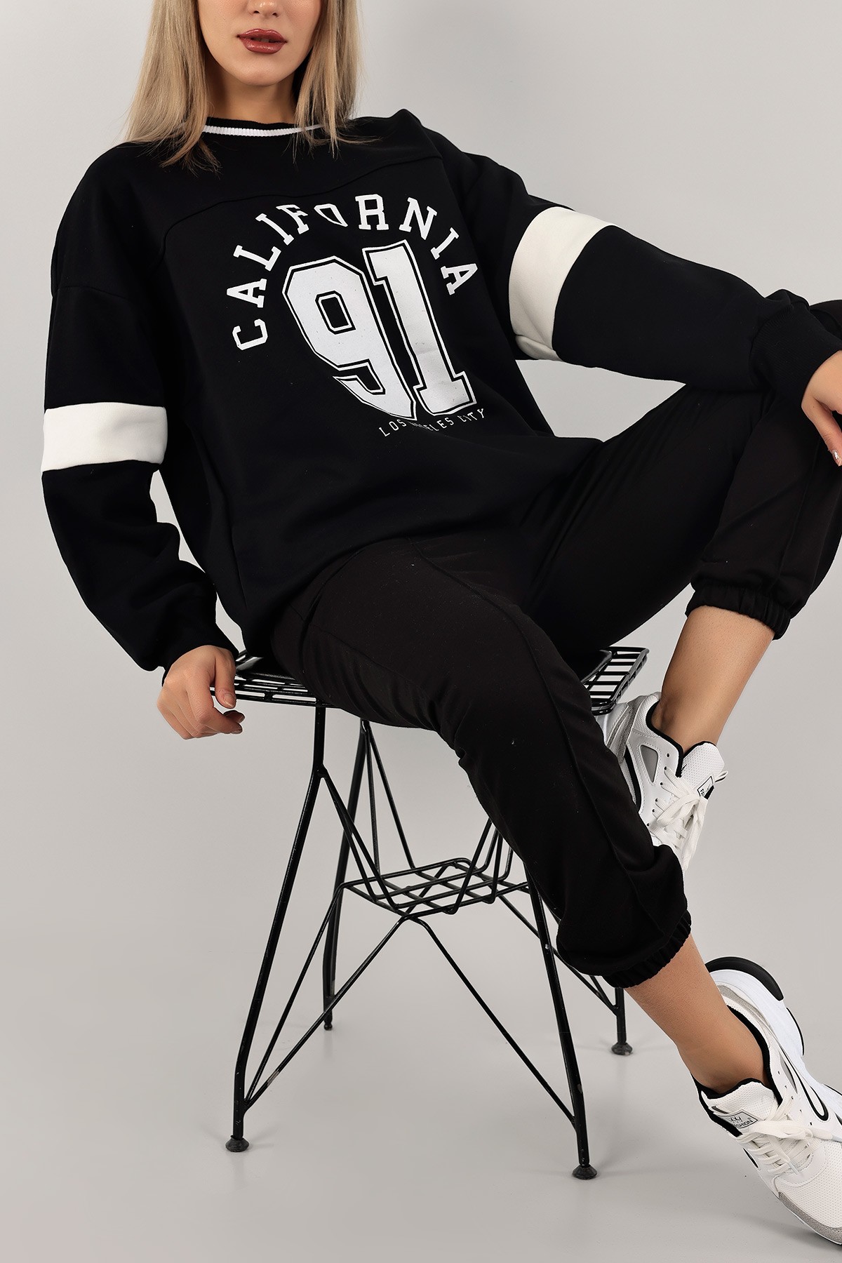Siyah Şardonlu Baskılı Bayan Sweat 136900