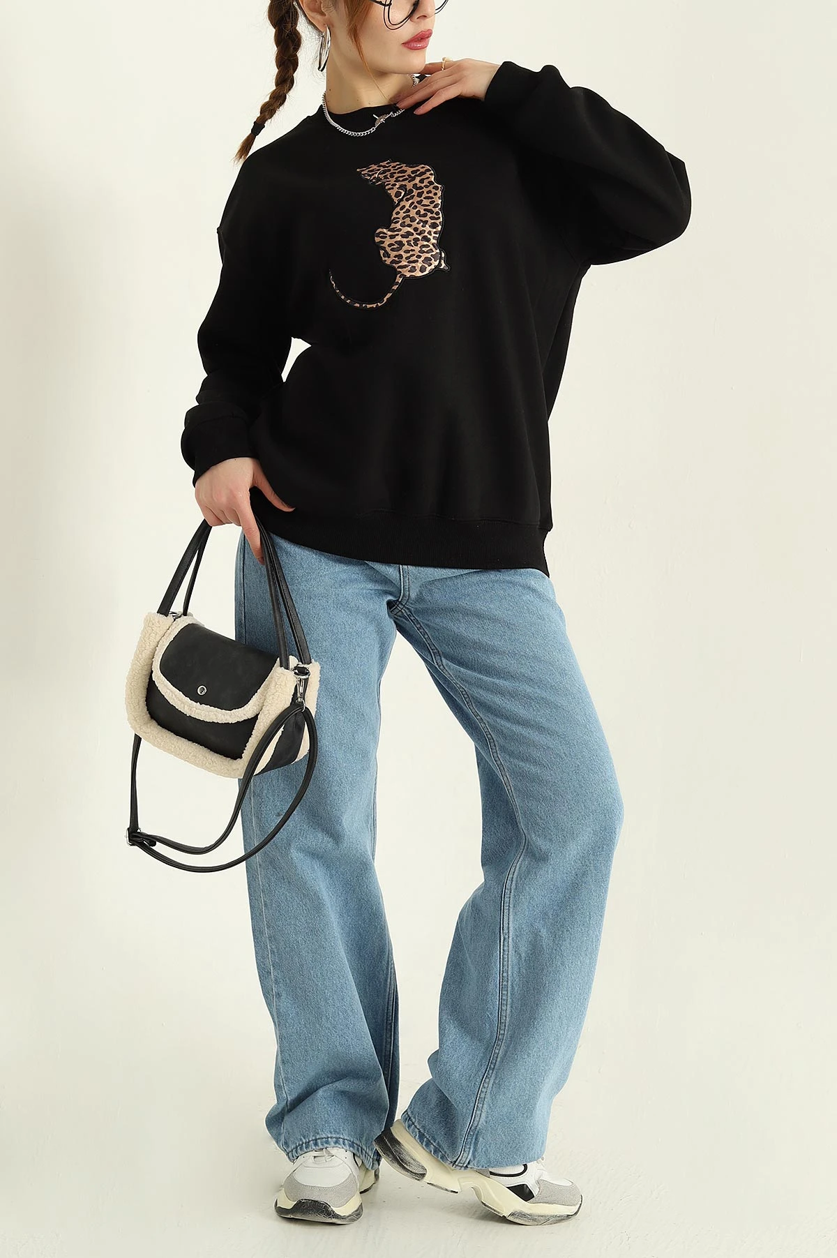 Siyah Şardonlu Leopar Desenli Üç İp Bayan Sweat 331739