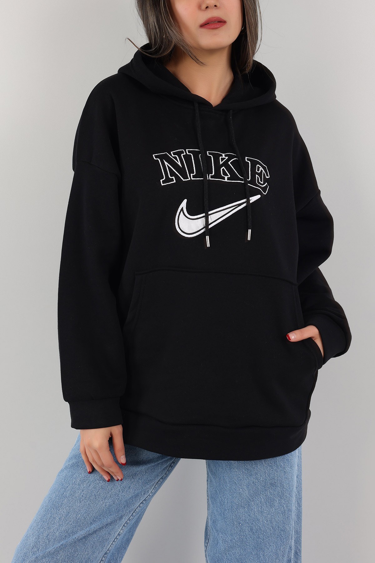 Siyah Şardonlu Nakışlı Sweat 150298